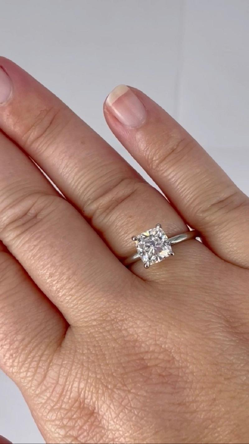 J. Birnbach, bague de fiançailles solitaire en diamant coussin de 1,60 carat certifié GIA Neuf - En vente à New York, NY
