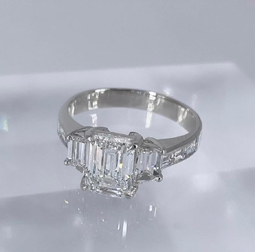 J. Birnbach 1.61 Carat GIA Emerald Cut Diamond Ring with Trapezoids & Baguettes For Sale 1