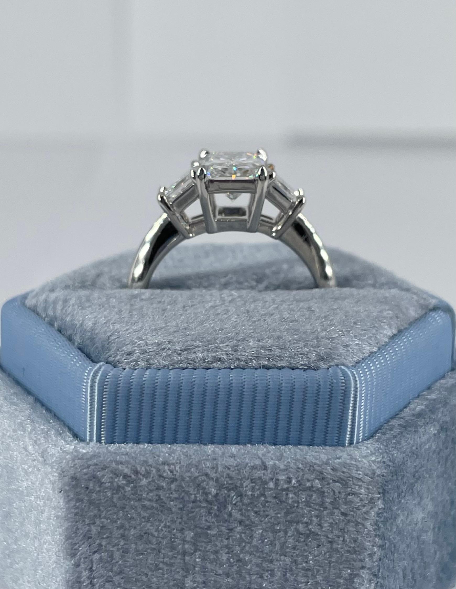 J. Birnbach 1.70 carat GIA FVVS1 Radiant Cut Diamond Three Stone Engagement Ring In New Condition For Sale In New York, NY