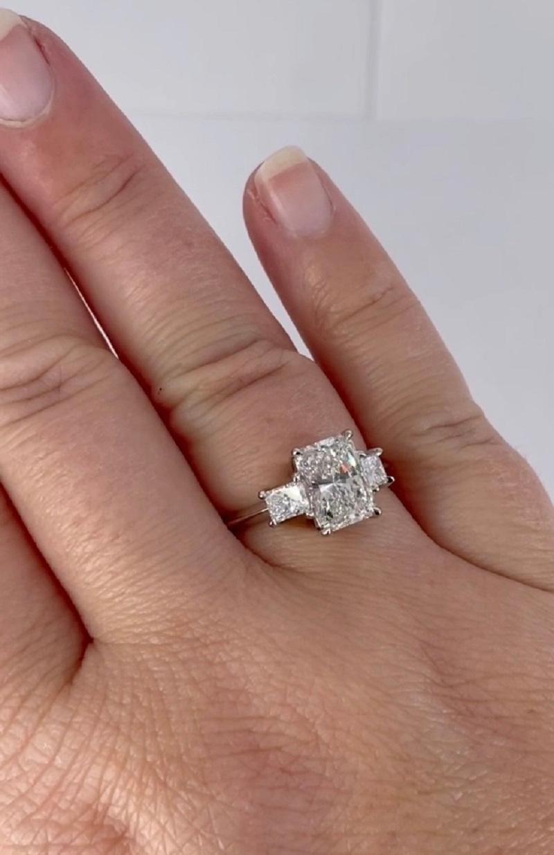 J. Birnbach 1.70 carat GIA FVVS1 Radiant Cut Diamond Three Stone Engagement Ring For Sale 1