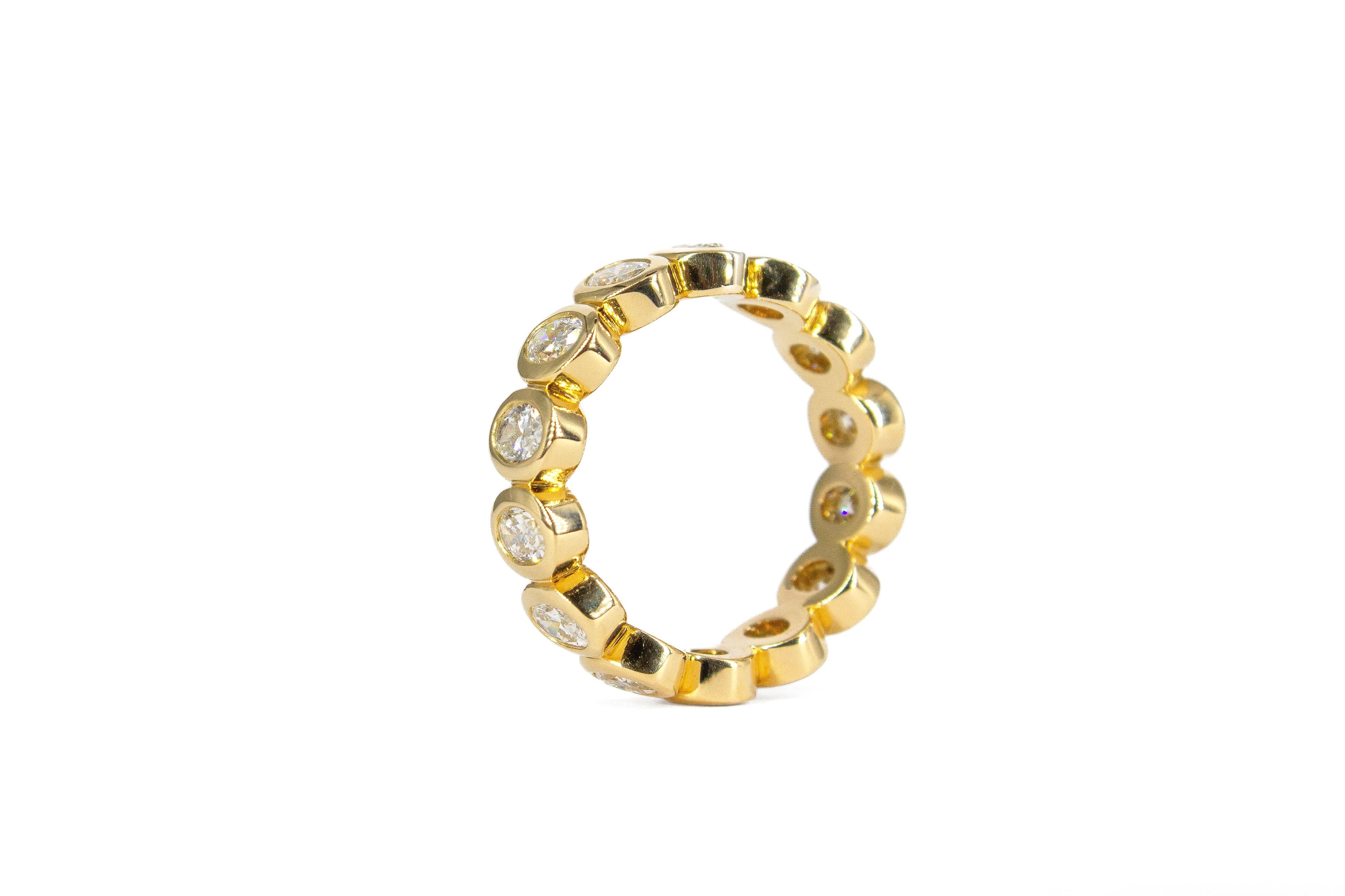 J. Birnbach Anillo de oro amarillo de 18 quilates con diamante ovalado total de 2,05 quilates Contemporáneo en venta