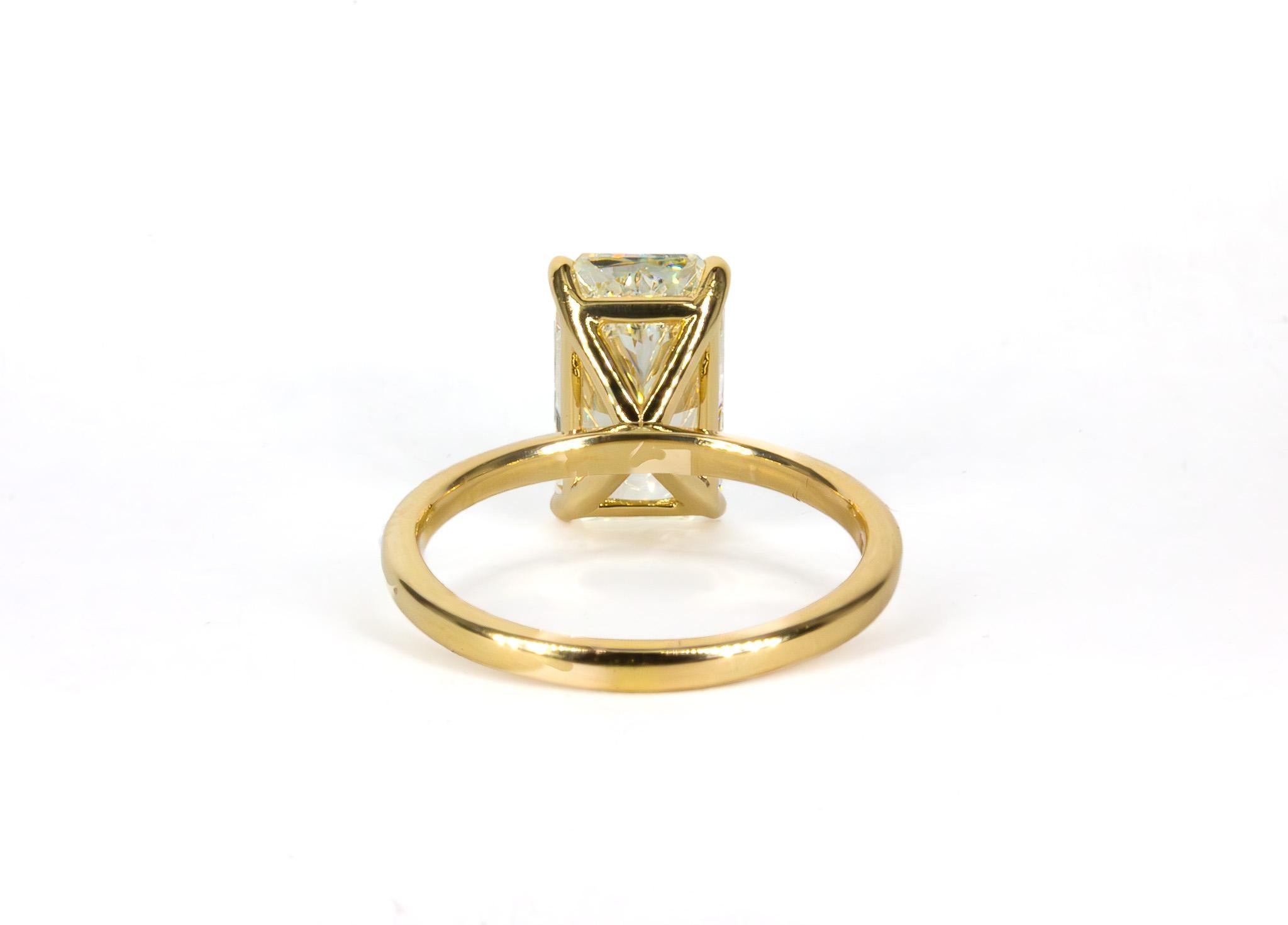 Taille radiant J. Birnbach, bague solitaire en or jaune 18 carats avec diamant radiant de 4,01 carats certifié GIA K VVS2 en vente