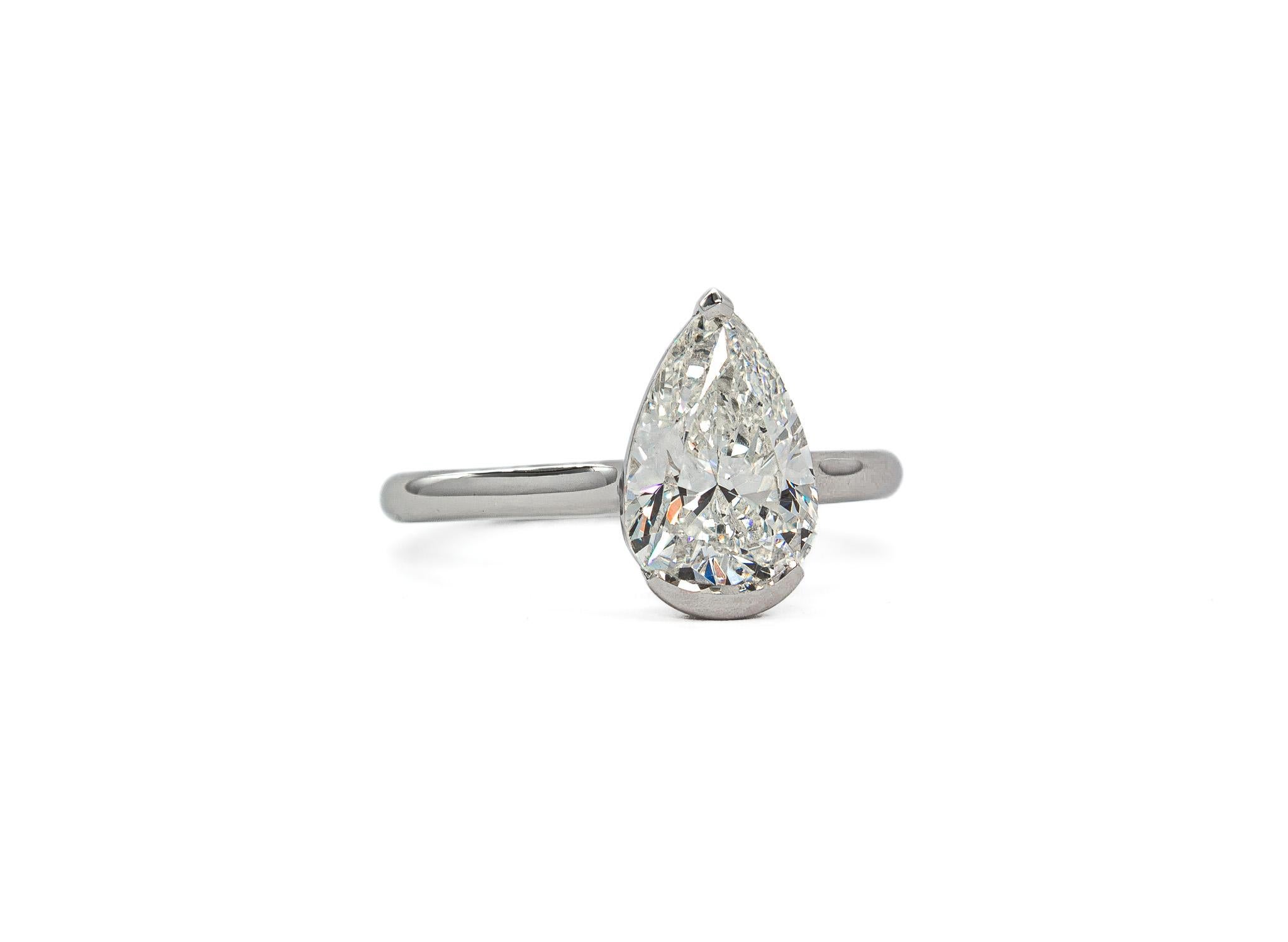 Contemporain J. Birnbach 1.98ct GIAJ SI1 Pear Diamond Open Bezel Solitaire Ring en vente