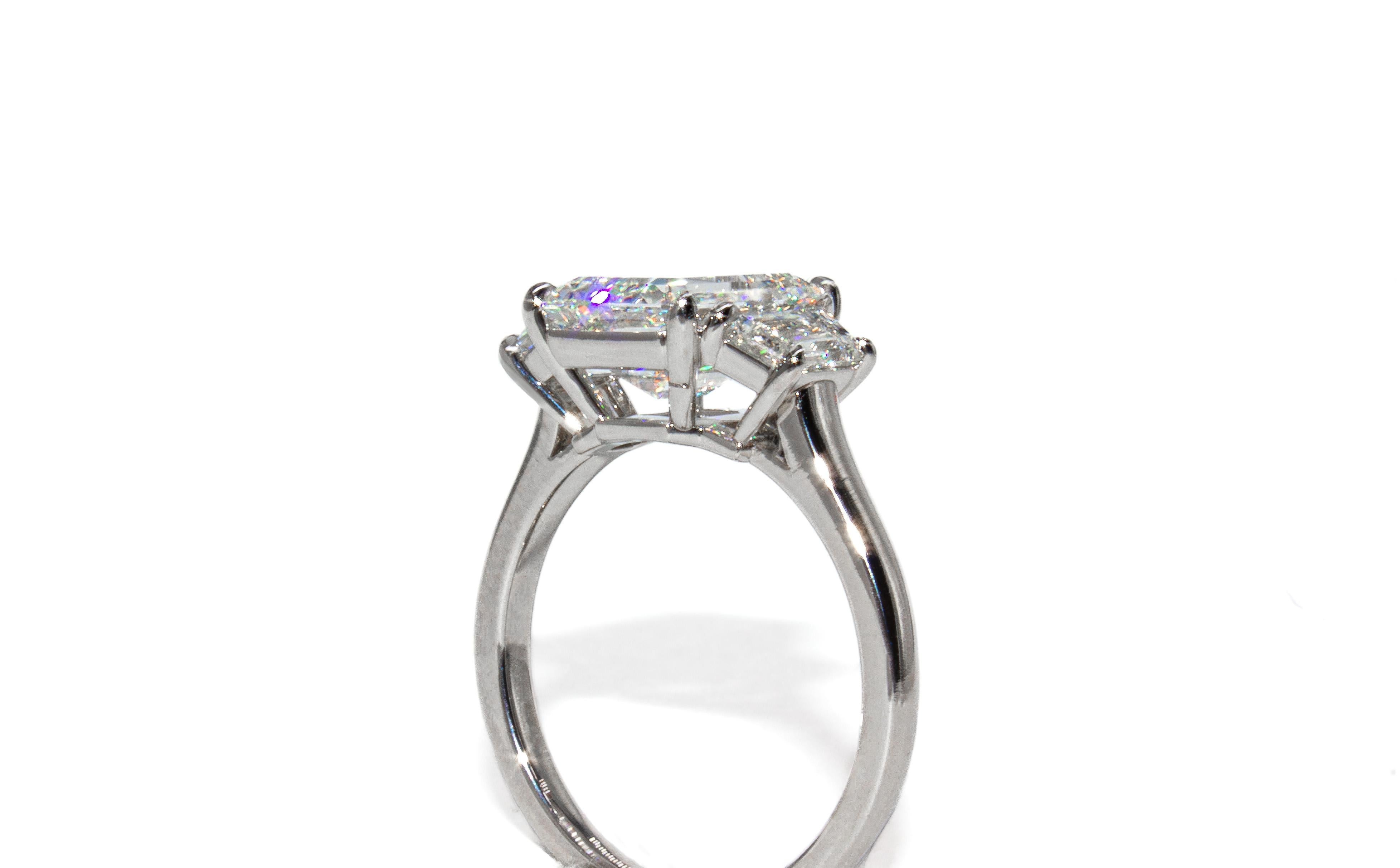 J. Birnbach 2,08 Karat H VS2 Smaragdgeschliffener Diamant-Dreisteinring für Damen oder Herren im Angebot
