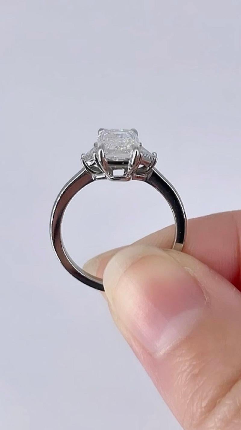 Women's J. Birnbach 2.50 carat GIA GSI1 Elongated Cushion Cut Diamond Three Stone Ring For Sale