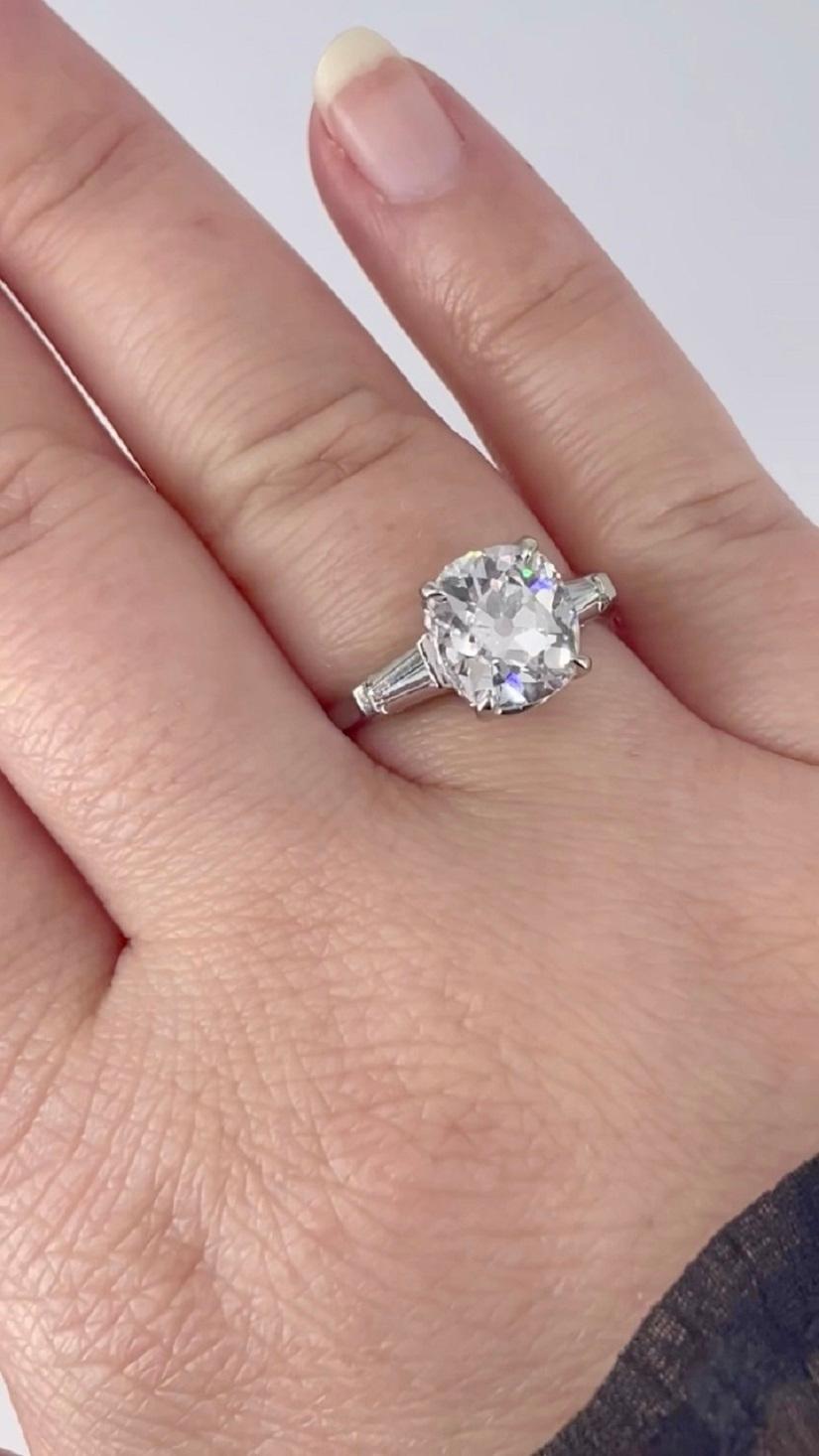 J. Birnbach 2,77 Karat GIA E SI Altminenschliff Diamantring mit konischen Baguetten im Zustand „Neu“ in New York, NY