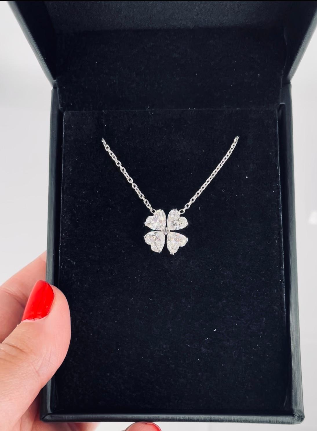J. Birnbach 2.92 carat Clover Pendant Necklace with Heart Shape Diamonds In New Condition For Sale In New York, NY
