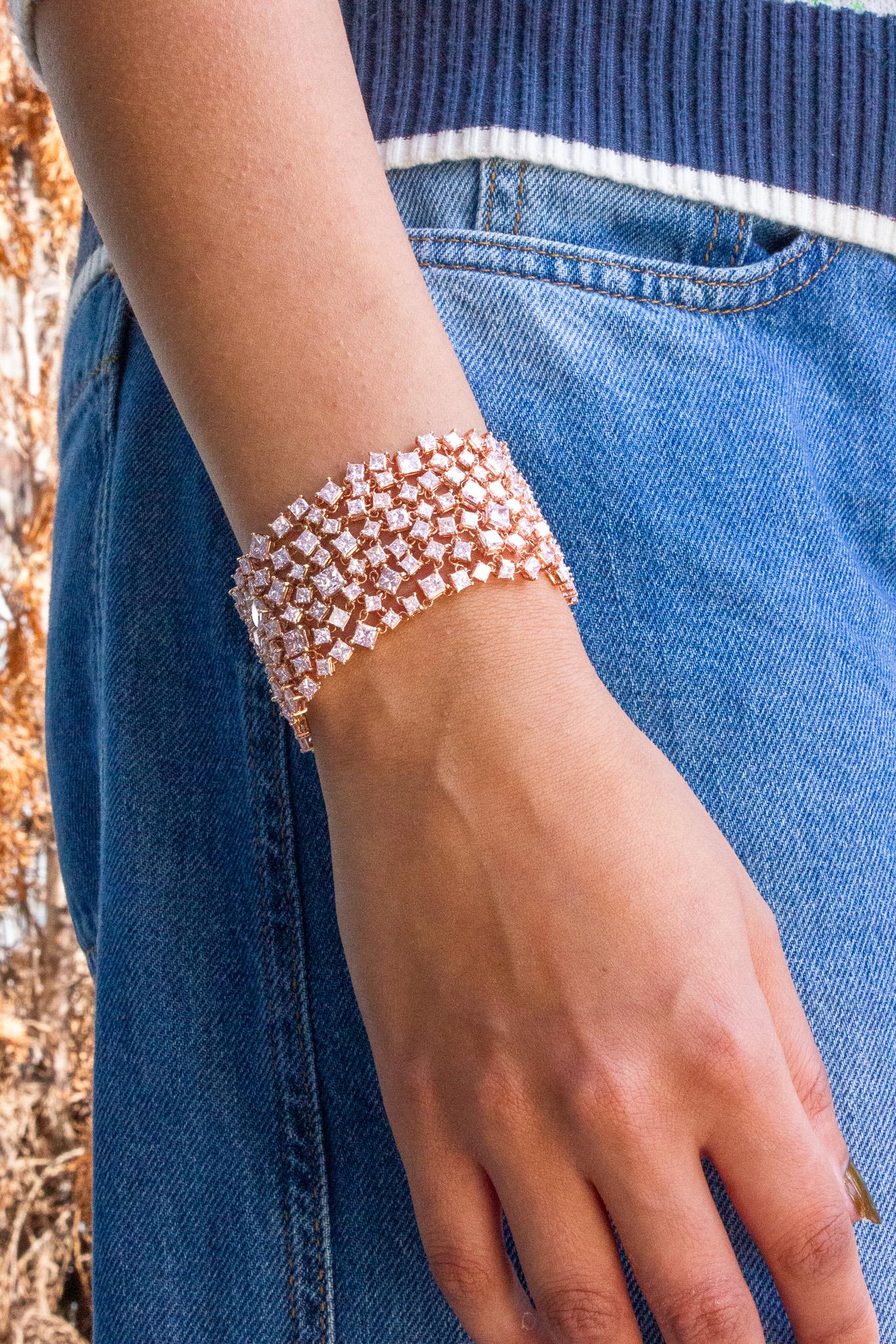 J. Birnbach 39 Carat GIA Fancy Pink Princess Cut Diamond 18K Rose Mesh Bracelet In Excellent Condition In New York, NY