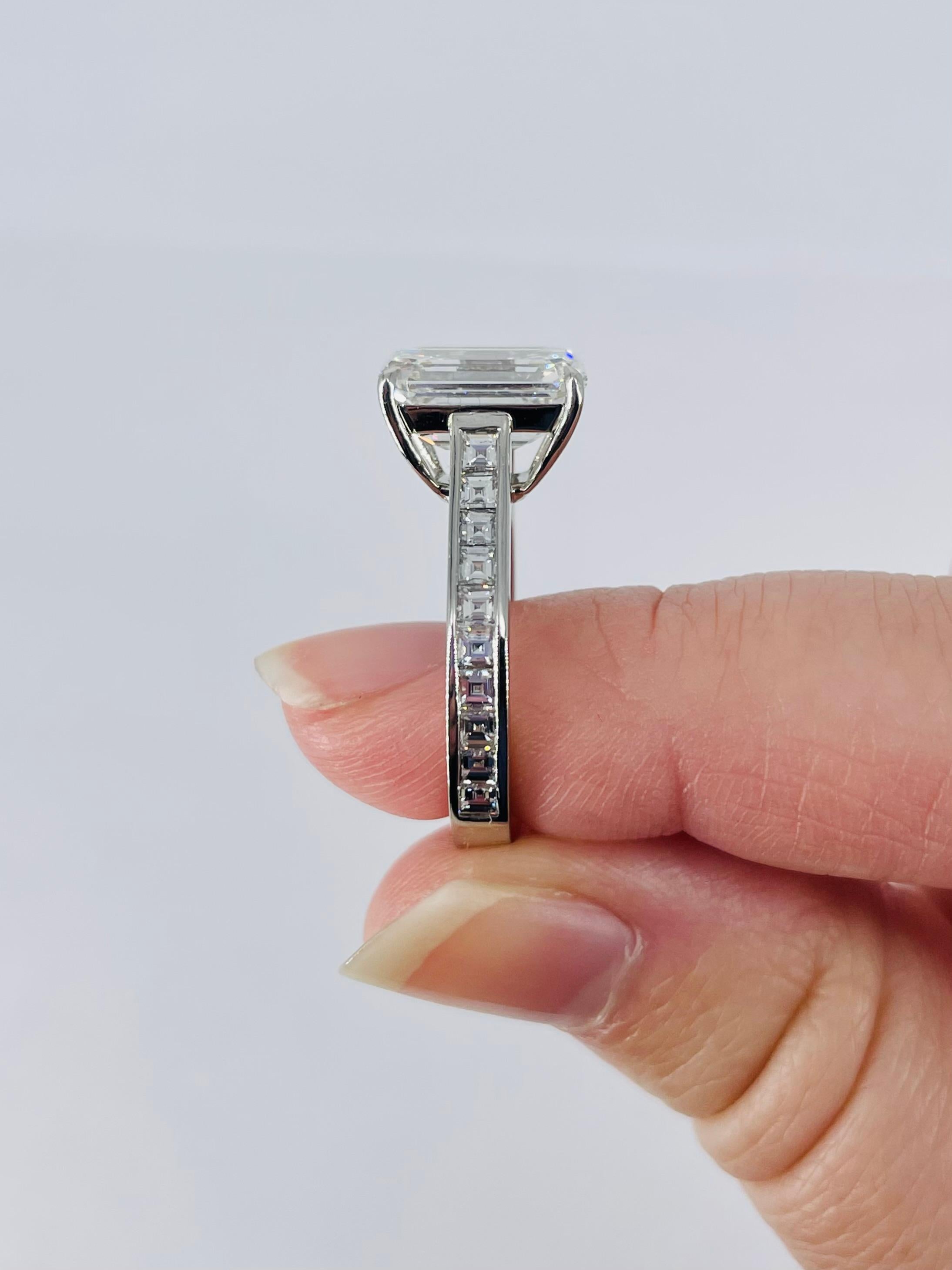 J. Birnbach 4.03 ct GIA GVS1 Emerald Cut Diamond Ring with Carre Diamond Band For Sale 1