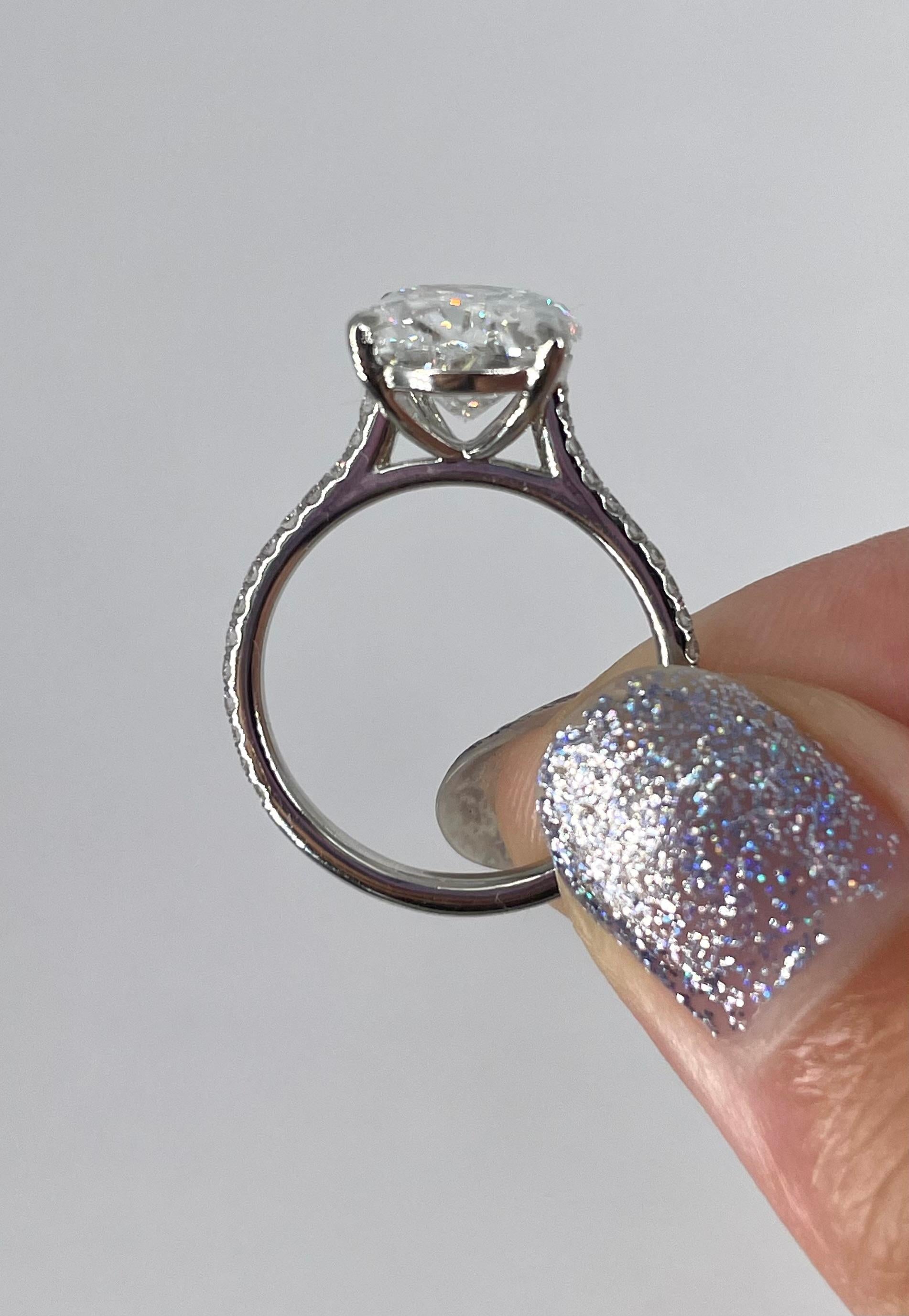 J. Birnbach Bague de fiançailles solitaire ovale en platine pavé de 4,22 carats certifiée GIA EVS1 Neuf - En vente à New York, NY