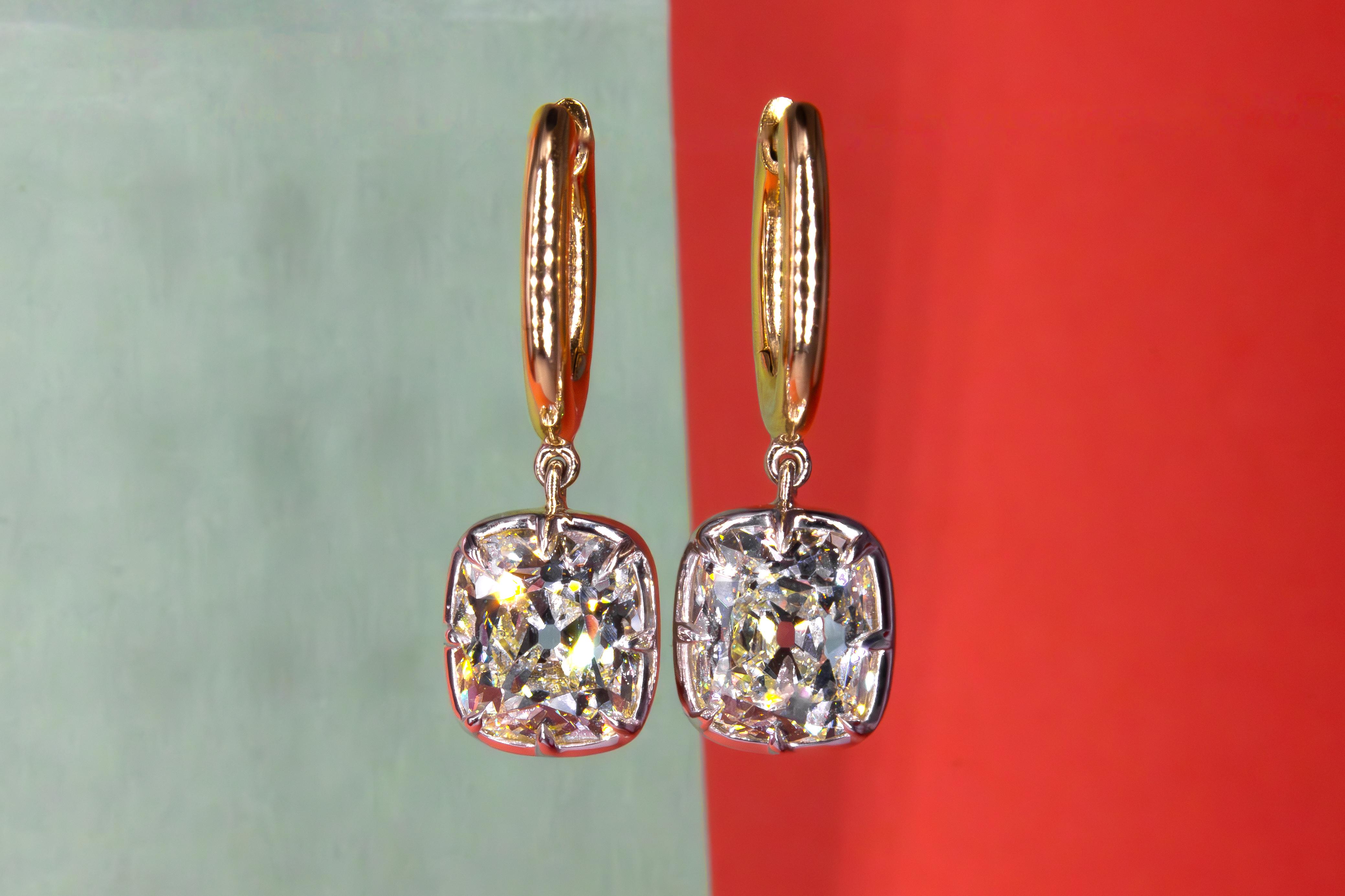 Taille vieille mine J. Birnbach 6.02 Carat Charming Old Mine Diamond 18K Two-Tone Ears Drop Ears en vente