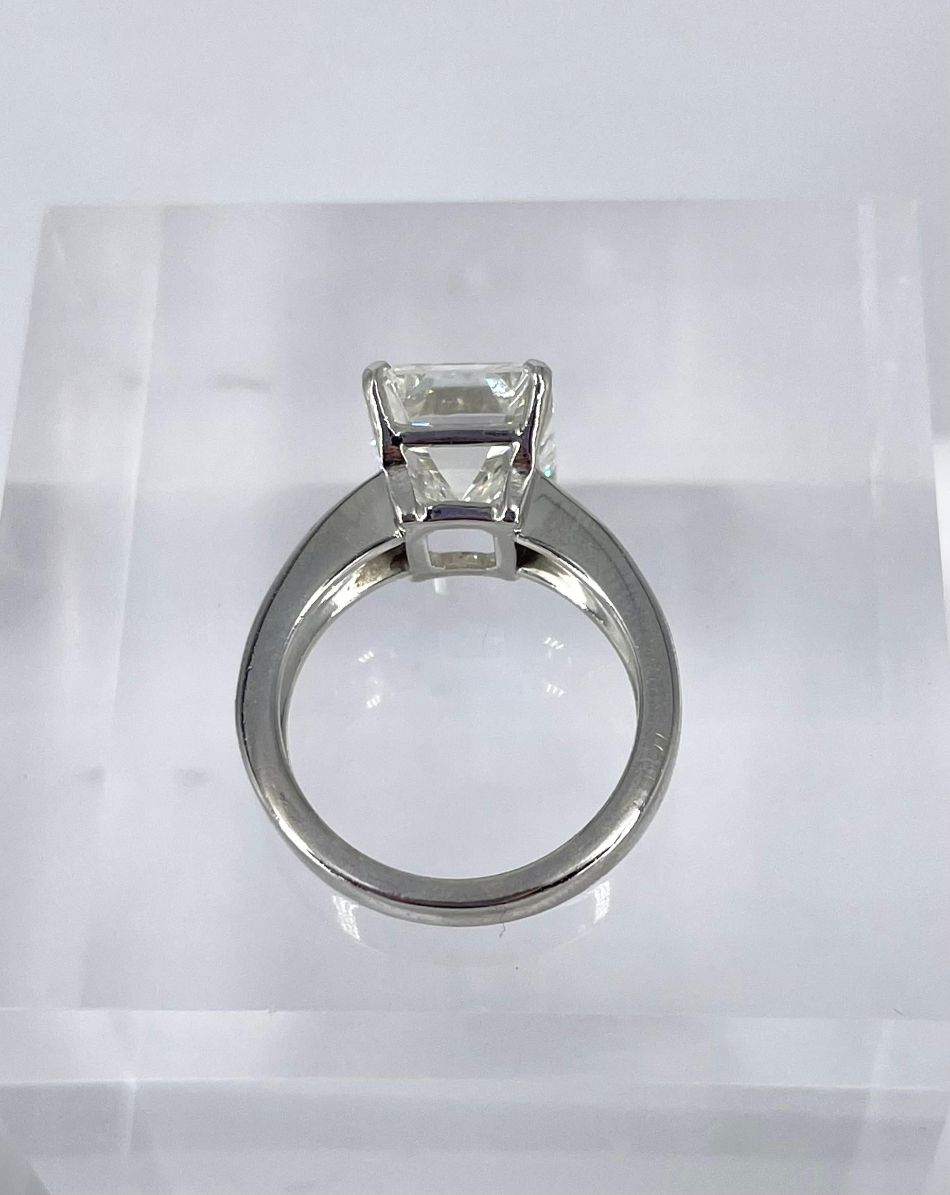 J. Birnbach 6,35 Karat GIA-Diamantring mit Smaragdschliff im Smaragdschliff und abgestufter Baguette-Ring im Angebot 2