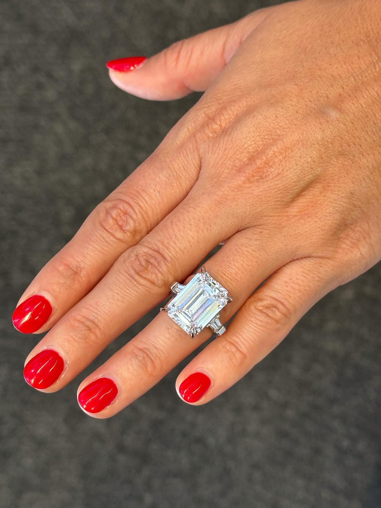 J. Birnbach GIA 13.09 Carat D Flawless Emerald Cut Diamond Three-Stone Ring In Excellent Condition For Sale In New York, NY