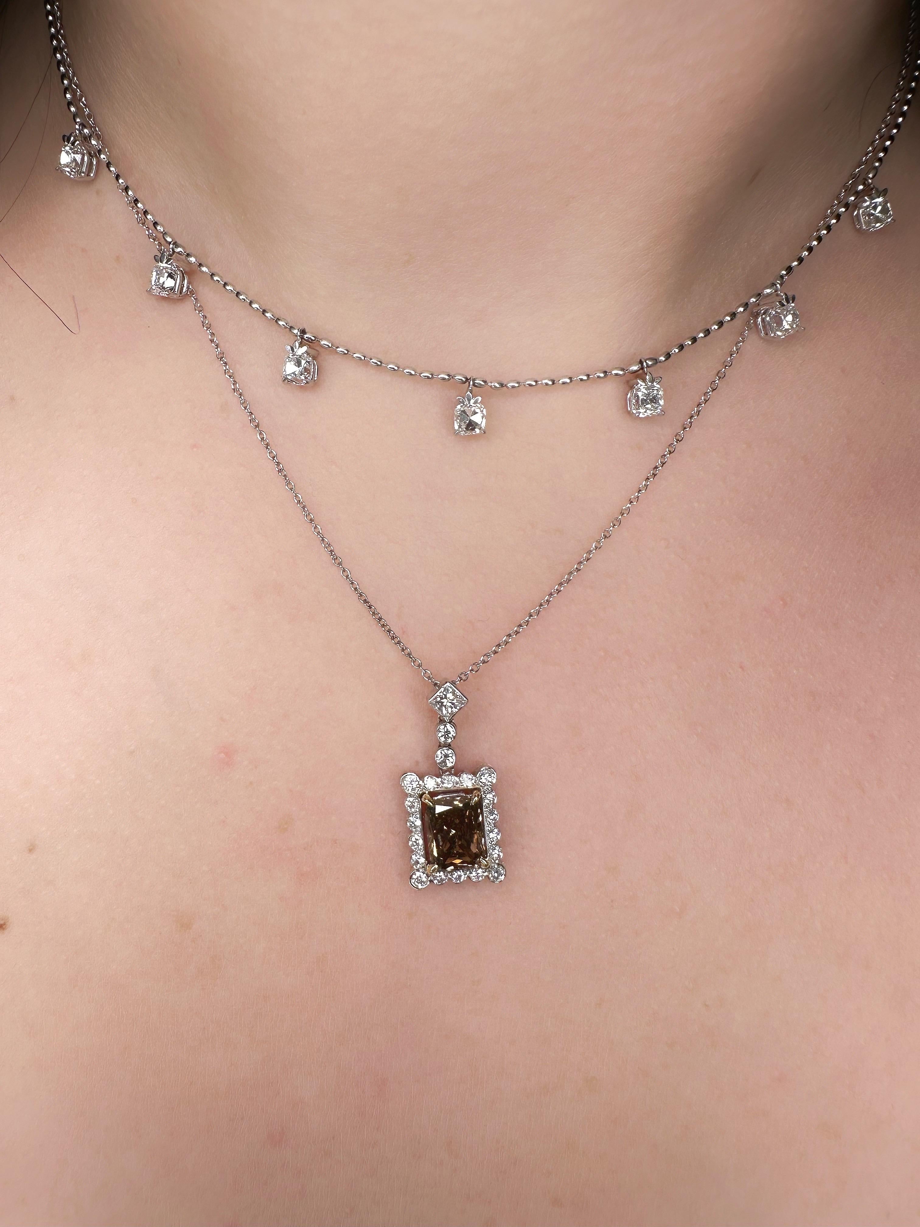 J. GIA Birnbach Collana con ciondolo bicolore con diamanti radianti marroni da 1,52 carati in vendita 1