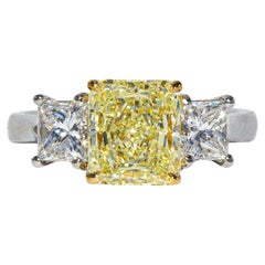 Anillos de diamantes de tres piedras