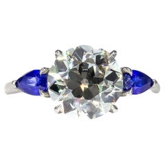 J. GIA Birnbach 2,51 Diamante e Zaffiro Antico Europeo Anello a Tre Pietre