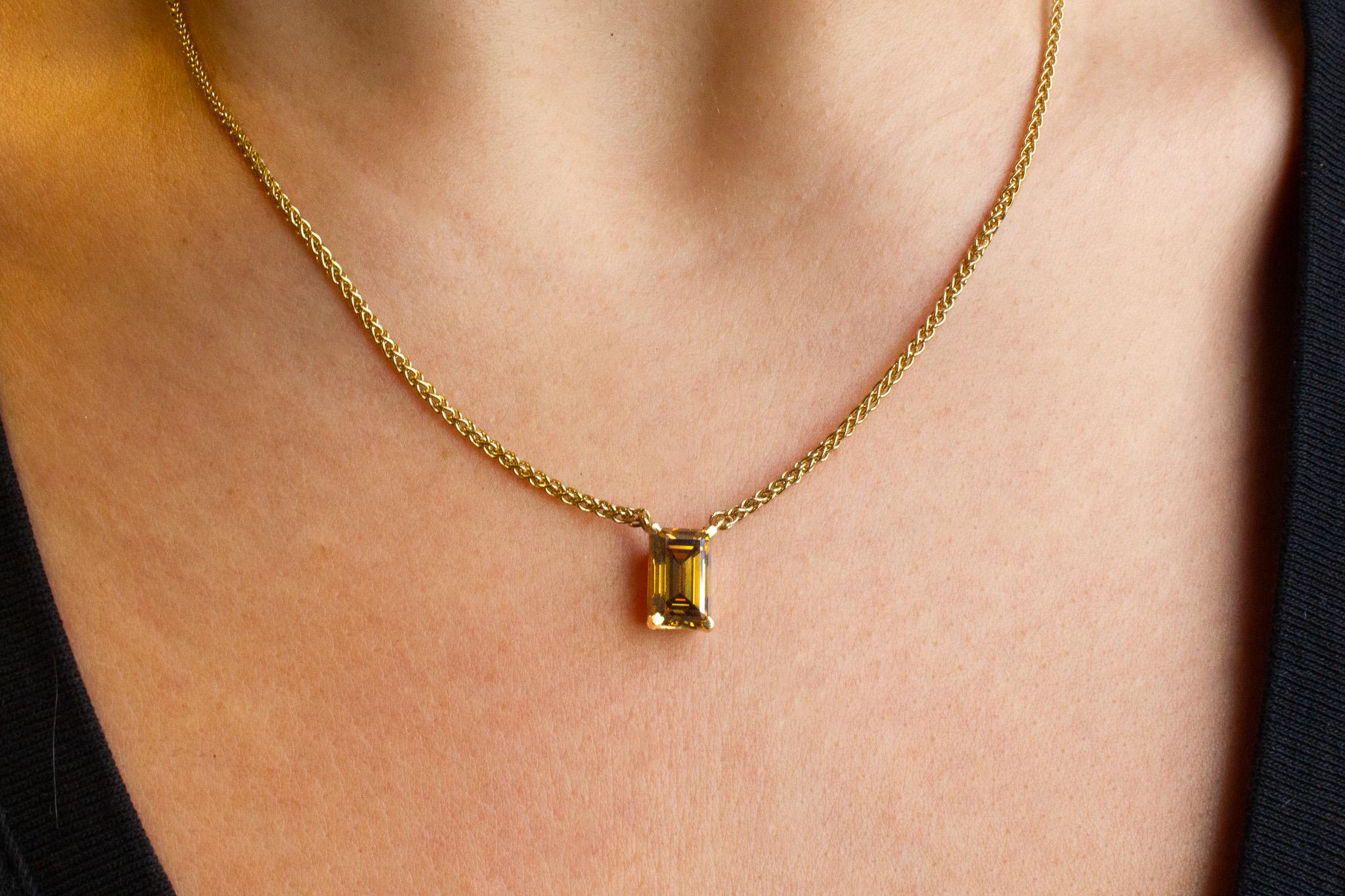 Contemporain J. Birnbach GIA Collier de diamants taille émeraude de 2,70 carats de couleur brun orangé foncé fantaisie