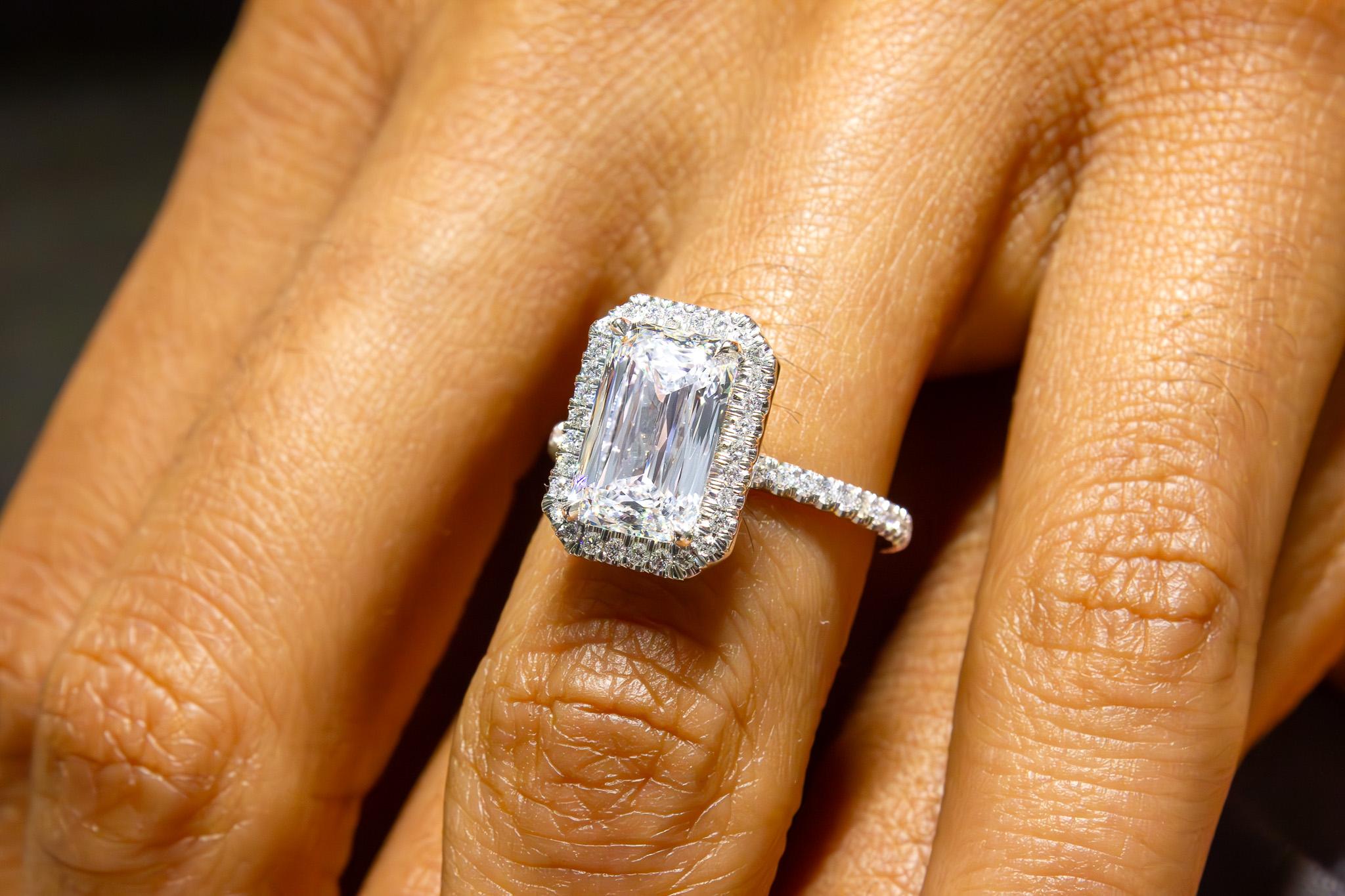 Women's or Men's J. Birnbach GIA 3.03 Carat Ashoka Style Elongated Cushion Diamond Halo Ring For Sale