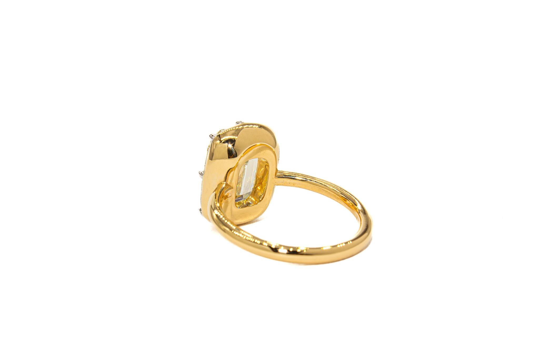 J. Birnbach GIA 4,03 Karat M SI2 Länglicher Diamant-Solitärring im Kissenschliff für Damen oder Herren im Angebot