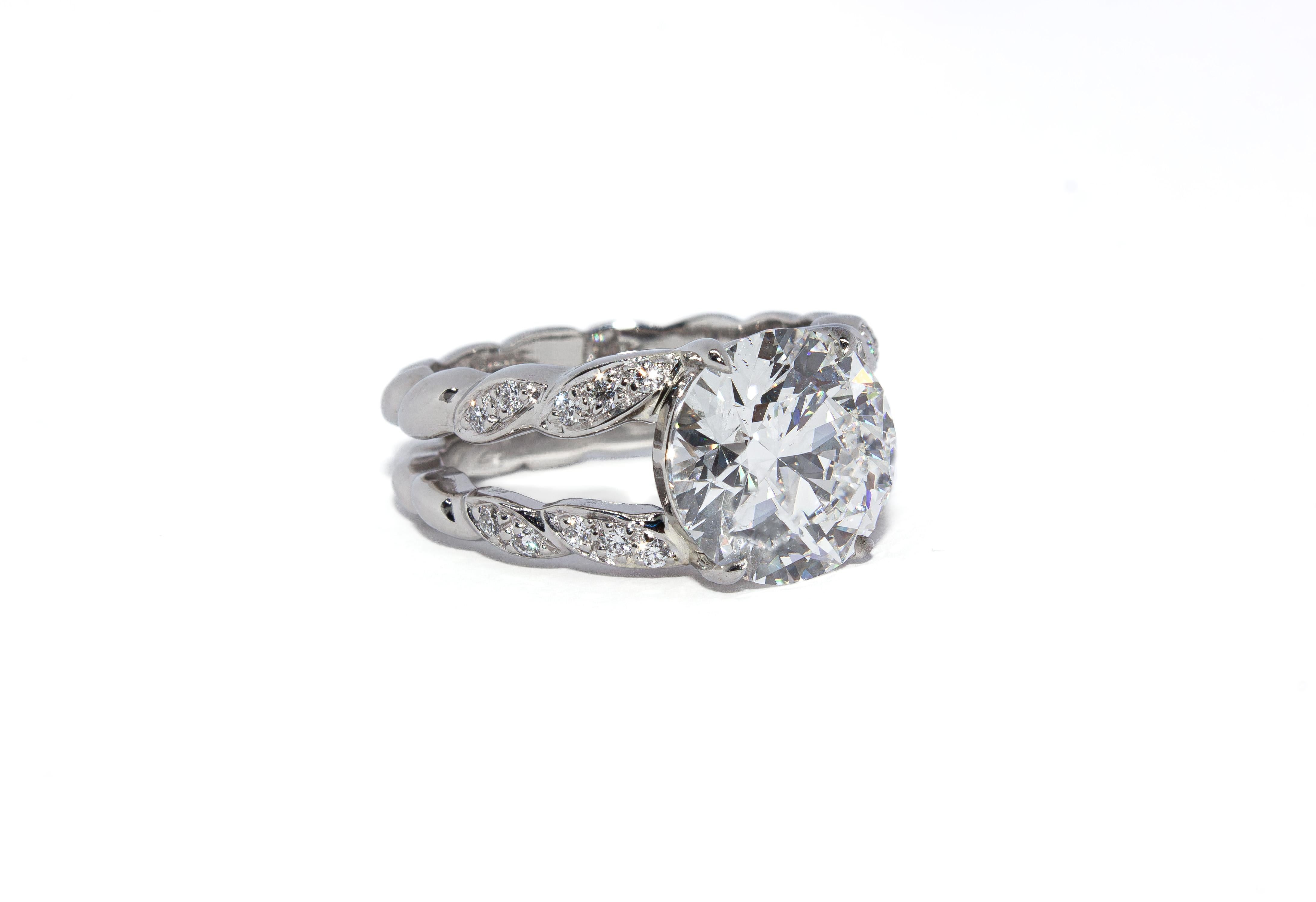 J. Birnbach GIA 4,24 quilates F SI1 Diamante redondo talla brillante Anillo de doble caña Contemporáneo en venta