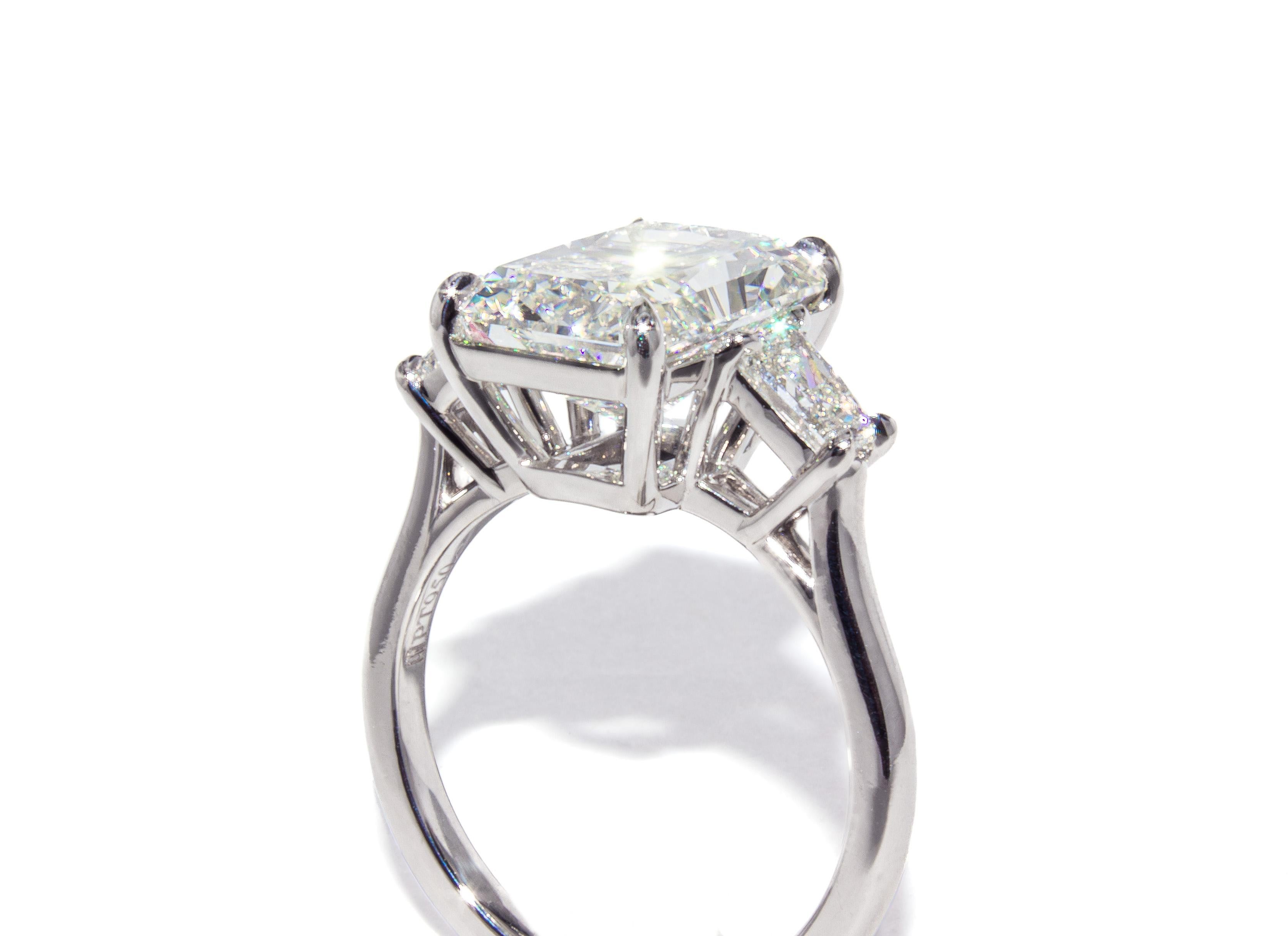 da uomo o donna J. GIA Birnbach Anello a tre pietre con diamante taglio radiante da 5,01 carati in vendita