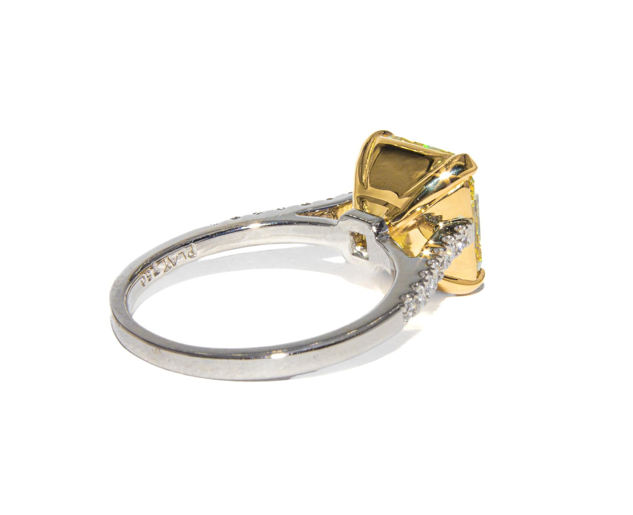 J. Birnbach GIA 5,03 Karat Fancy Gelb VVS2 Diamant Solitär Ring mit Strahlenschliff (Radiantschliff) im Angebot