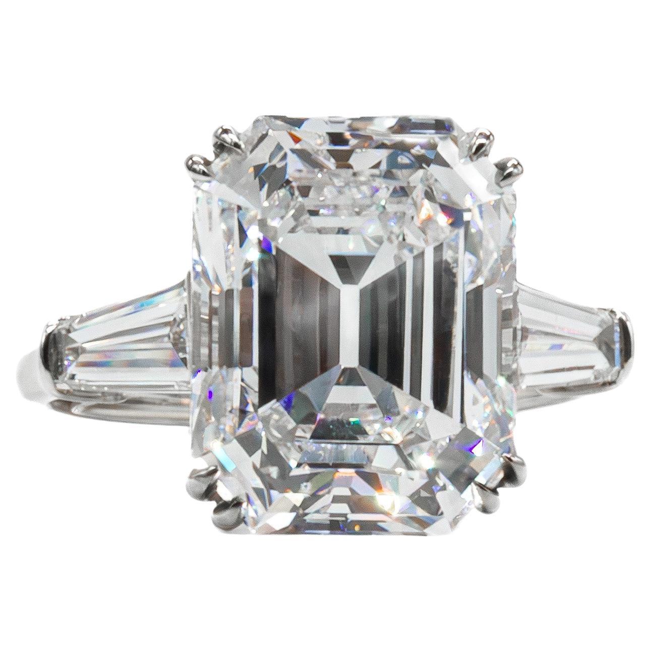 J. Birnbach GIA 7.82 E SI2 Emerald Cut Diamond Three-Stone Ring (bague à trois pierres) en vente