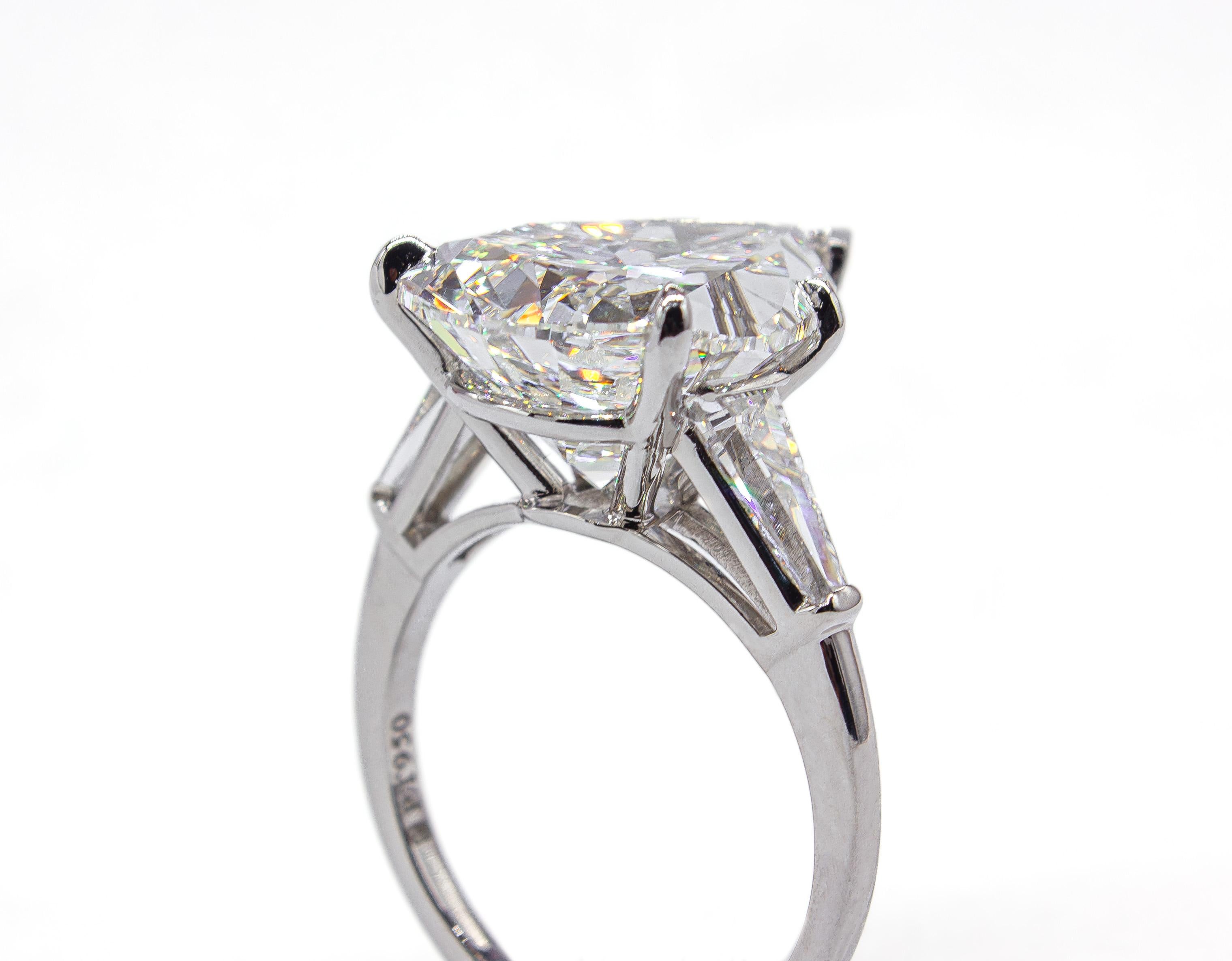 Contemporain J. Birnbach GIA 9.18 Carat H SI1 Pear Shape Diamond Three-Stone Ring (bague à trois pierres)