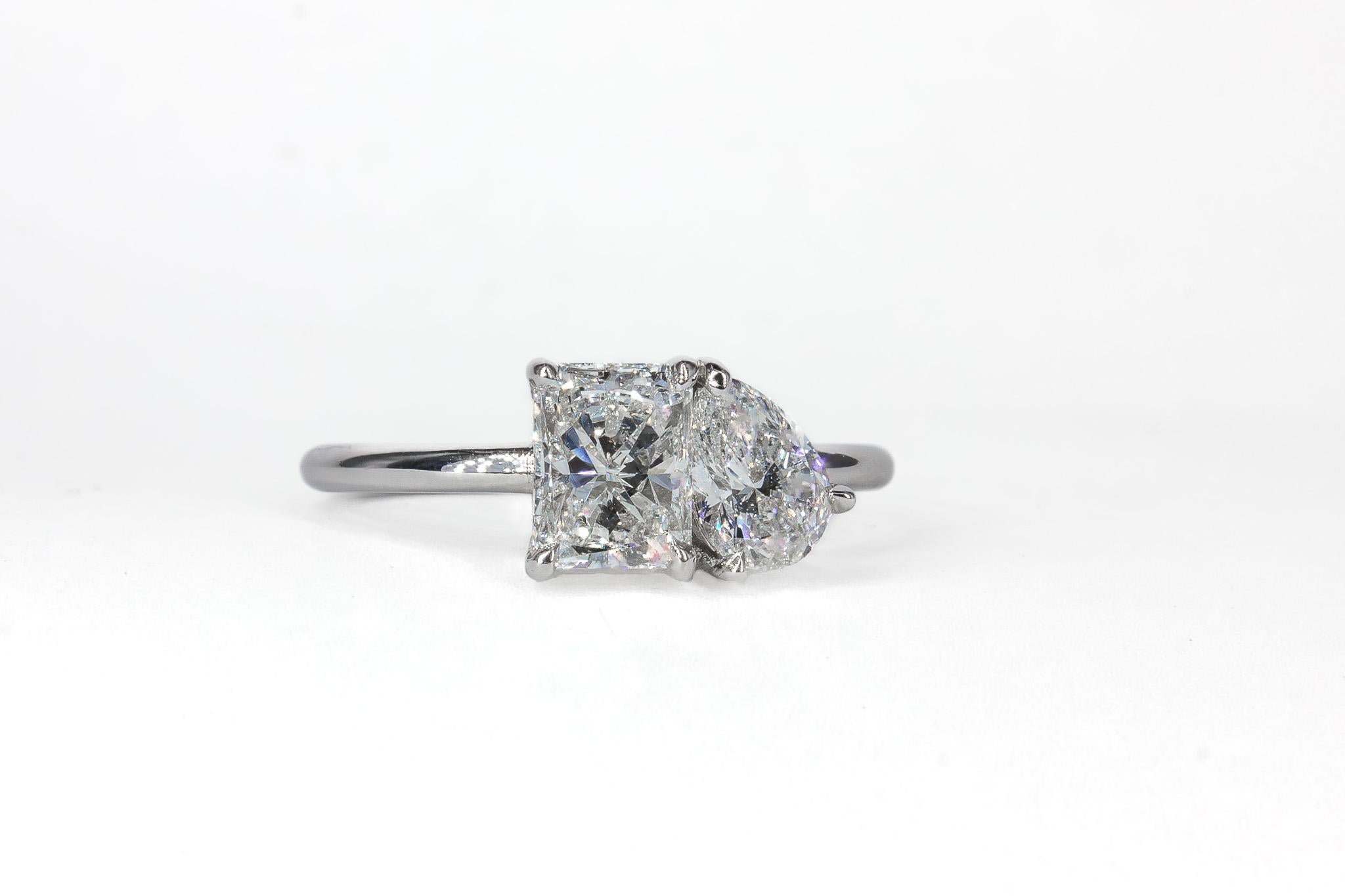 Contemporary J. Birnbach GIA  .90 Carat Radiant and .51 carat Pear Toi et Moi Diamond Ring For Sale