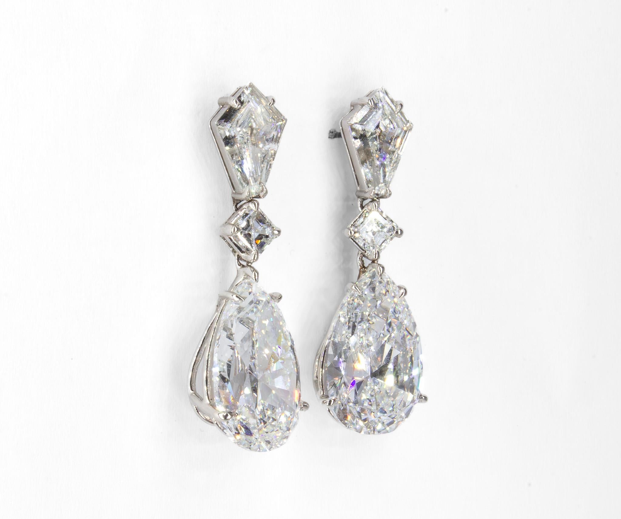 Contemporary J. Birnbach GIA Certified 11.43 Carat Total Pear and Kite Diamond Drop Earrings For Sale