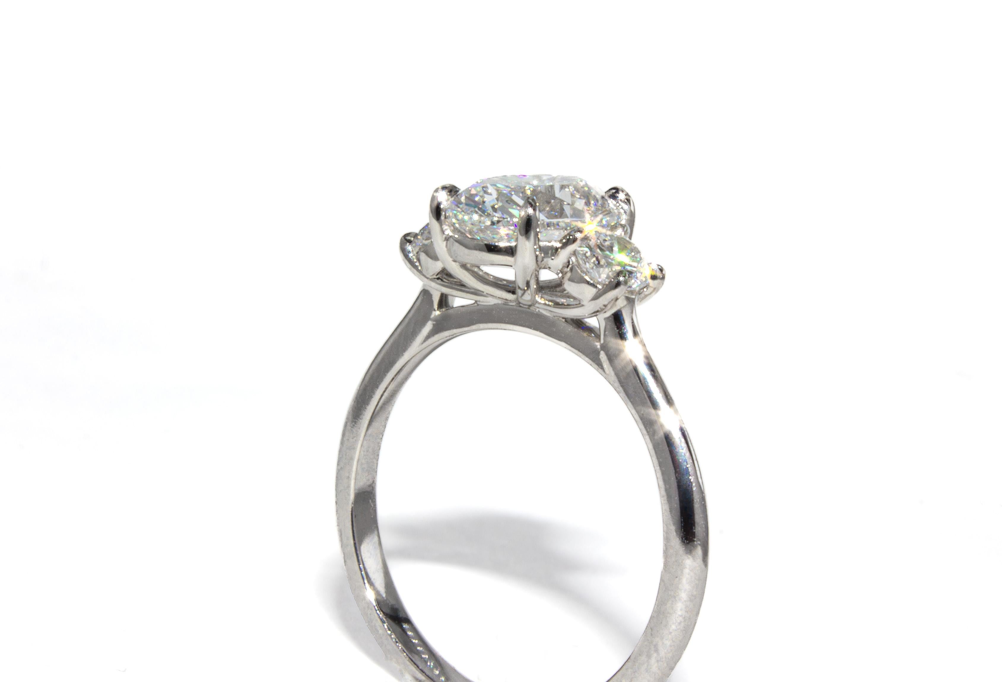 J. Birnbach GIA zertifiziert 1,70 Karat D VS1 Oval Diamant Drei-Stein-Ring für Damen oder Herren im Angebot