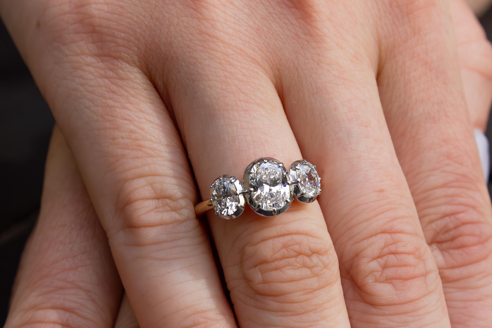 Femenino o masculino J. Birnbach Anillo de tres piedras con diamante talla antigua total certificado por el GIA de 1,85 quilates en venta