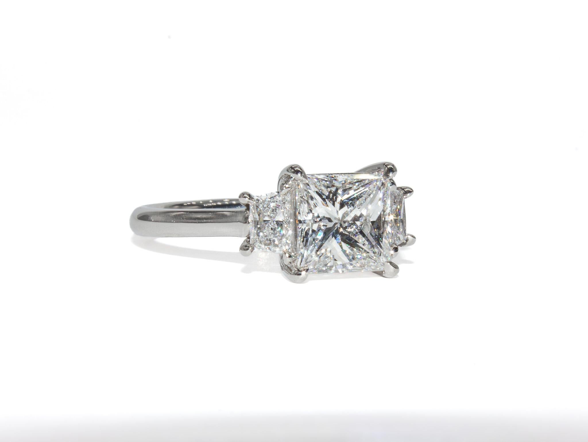 Contemporary J. Birnbach GIA Certified 1.86 Carat Princess Cut Diamond Three-Stone Ring For Sale