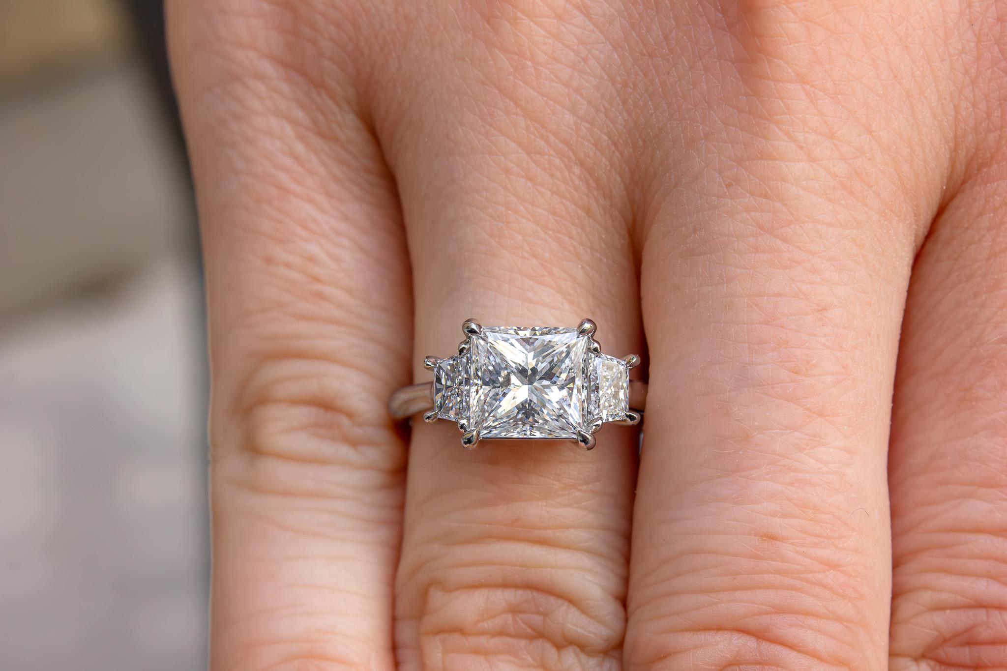 Women's or Men's J. Birnbach GIA Certified 1.86 Carat Princess Cut Diamond Three-Stone Ring For Sale