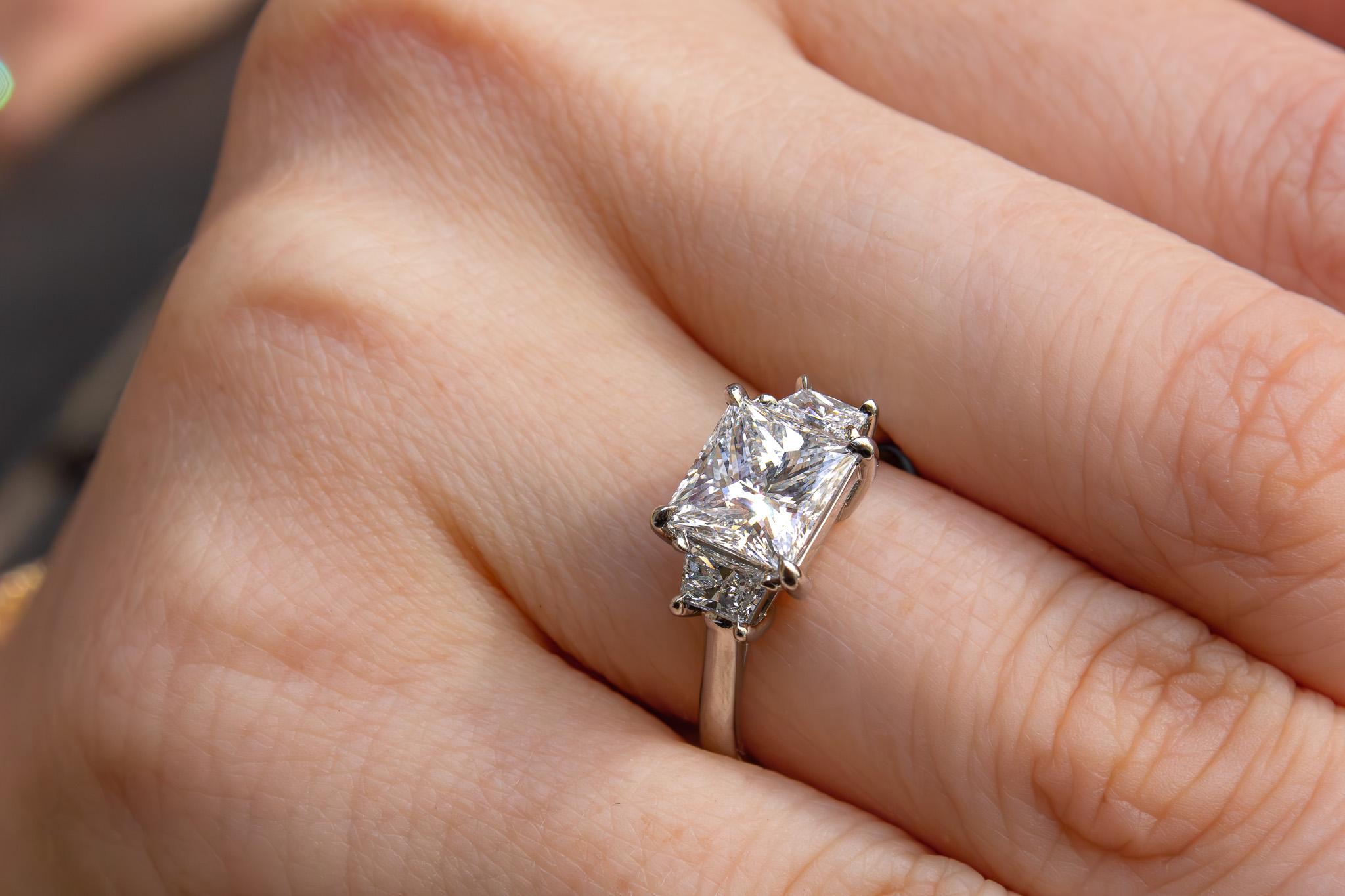 J. Birnbach GIA Certified 1.86 Carat Princess Cut Diamond Three-Stone Ring For Sale 1