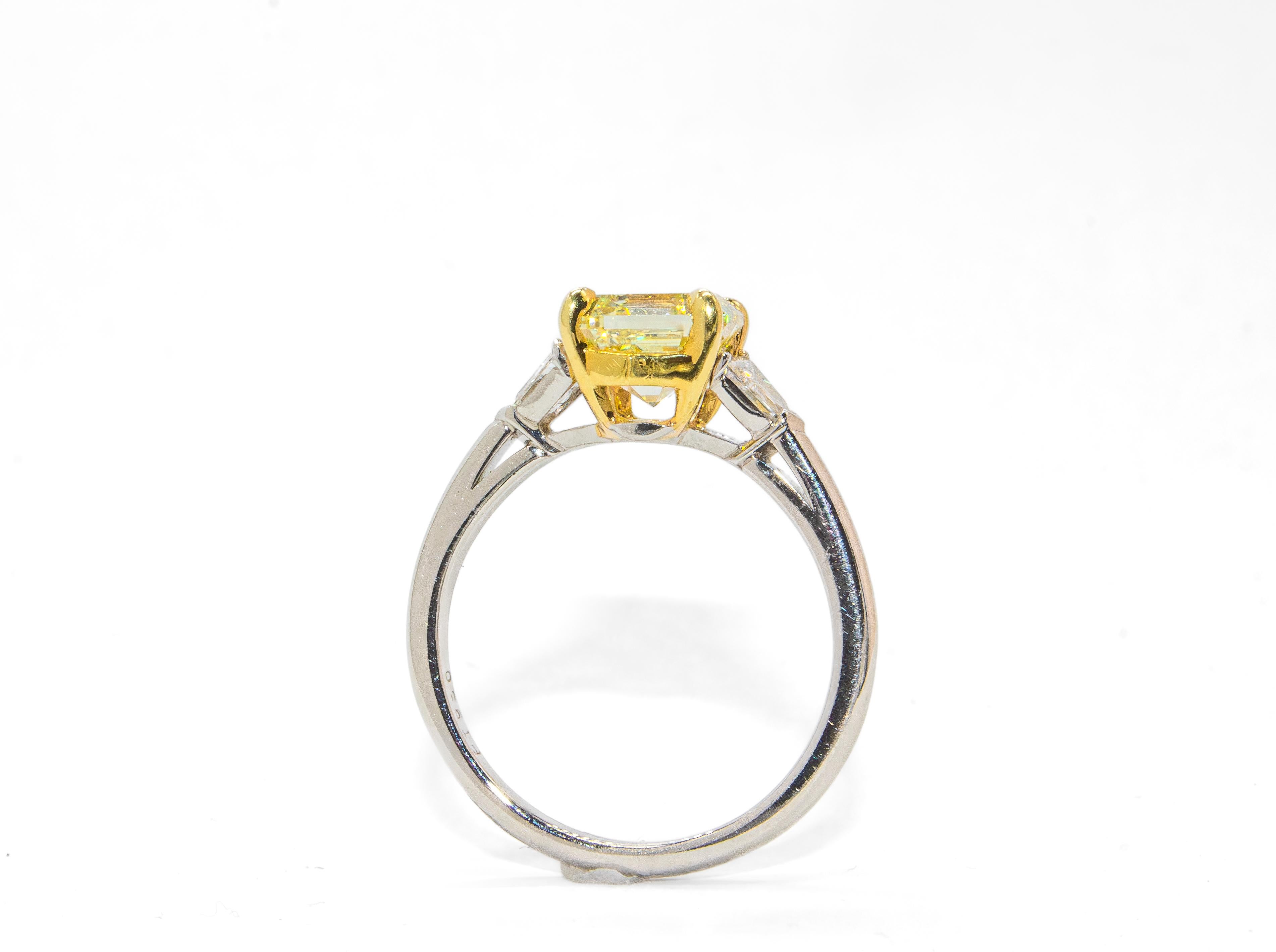 J. Birnbach, bague en diamant jaune fantaisie taille Asscher de 1,94 carat certifié GIA en vente 3