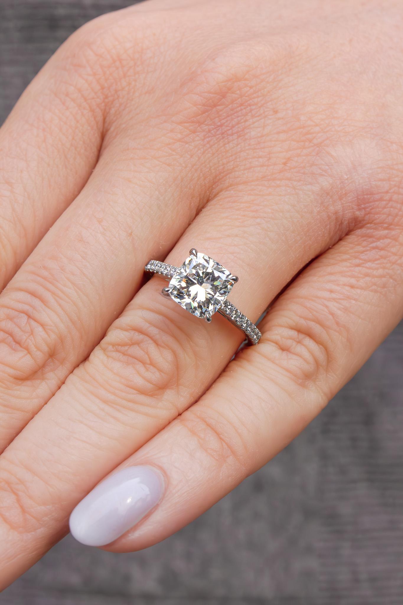 J. Birnbach GIA Certified 2.01 Carat I VS1 Cushion Cut Diamond Solitaire Ring For Sale 1