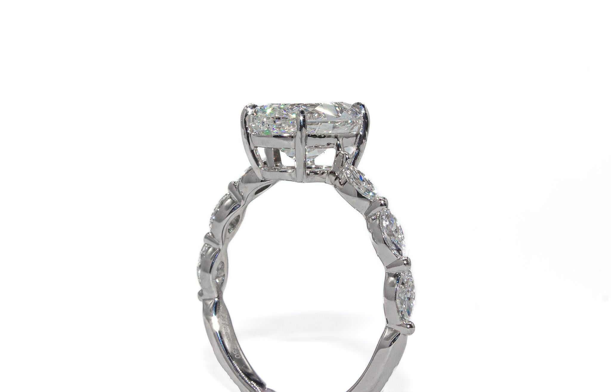 J. Birnbach, bague solitaire avec diamant ovale certifié GIA de 2,02 carats E VS1 Neuf - En vente à New York, NY