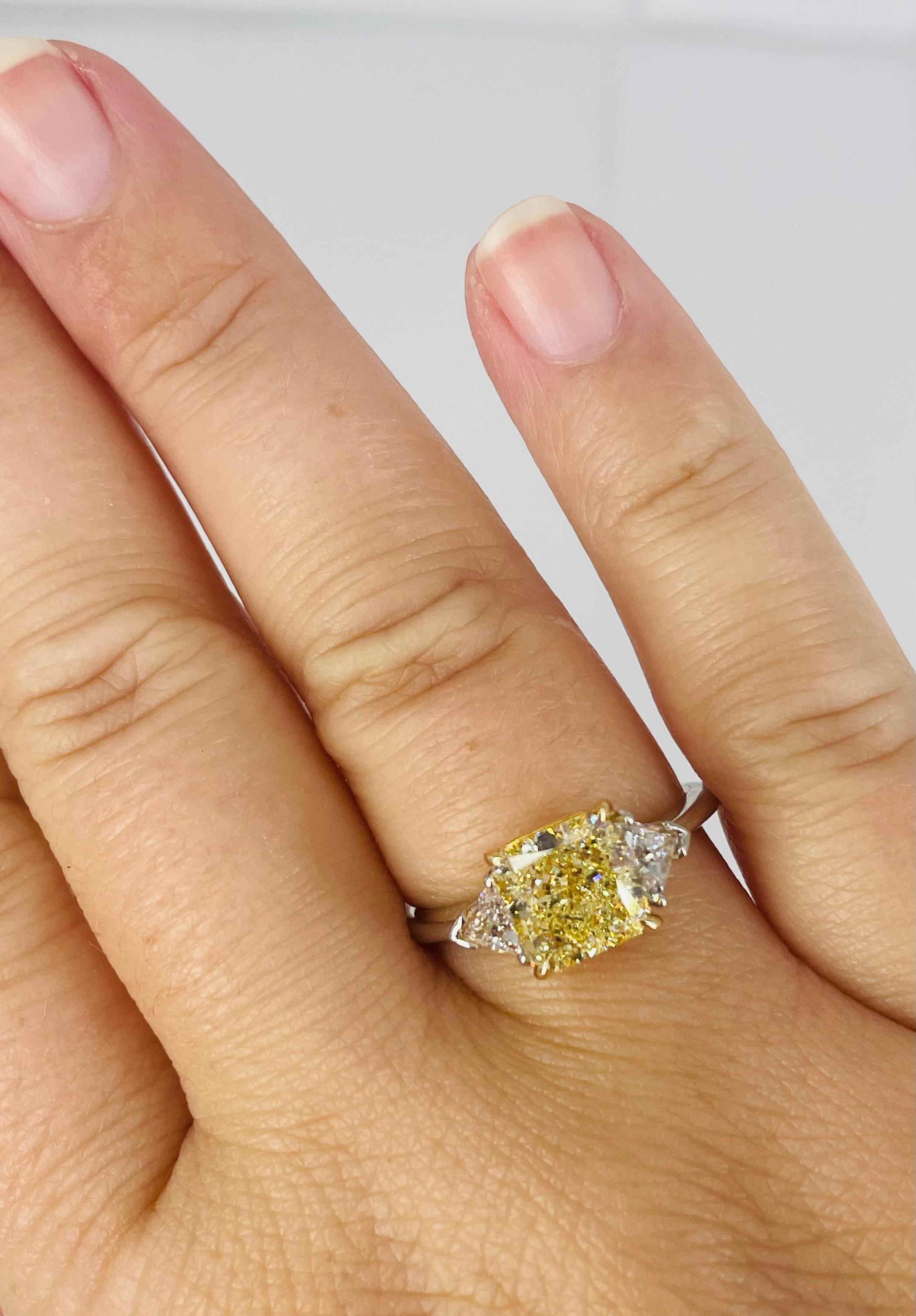 J. Birnbach GIA Certified 2.03 ct Fancy Yellow Radiant Diamond Three Stone Ring In New Condition For Sale In New York, NY