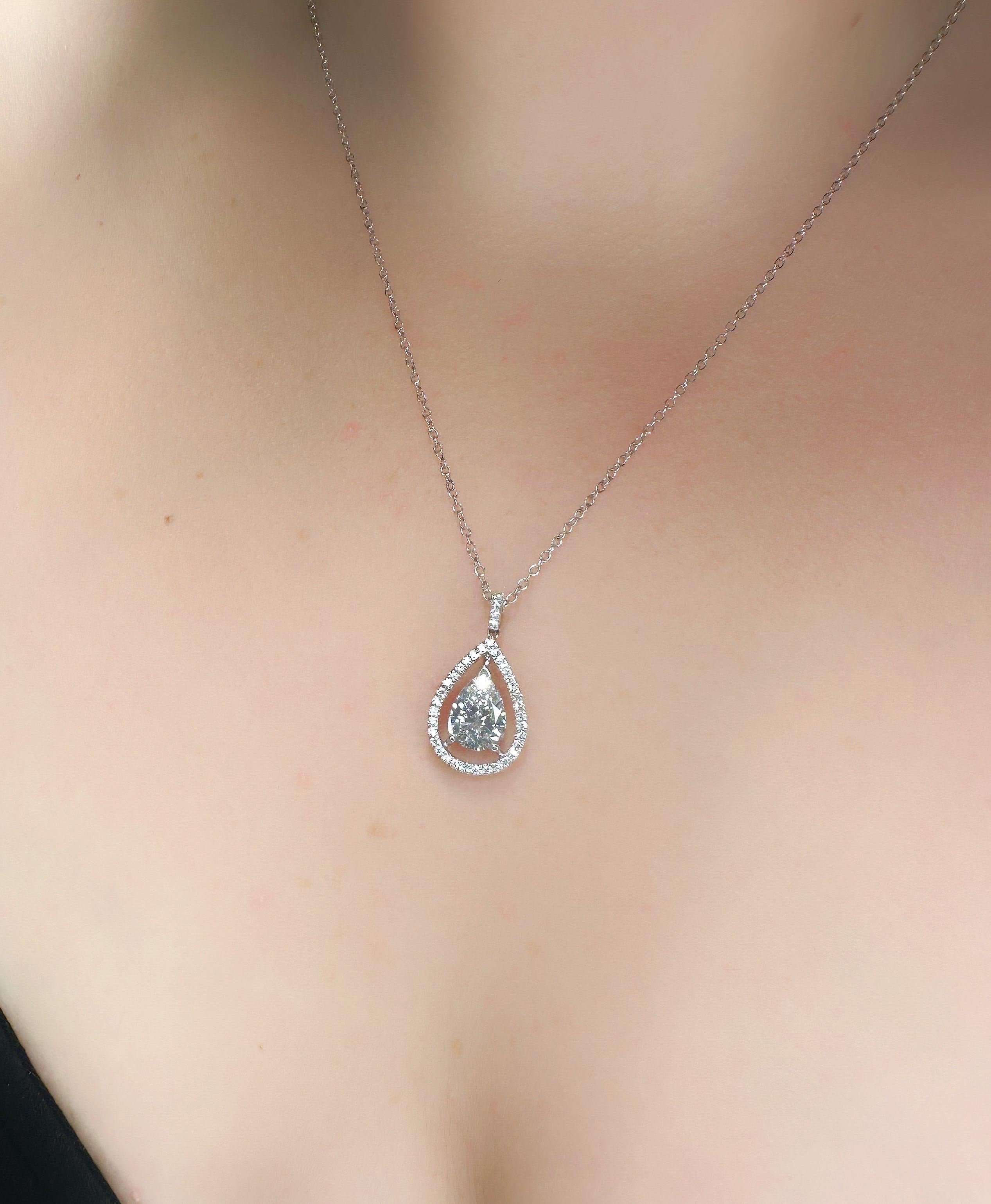 J. Collana con ciondolo a forma di pera con diamanti certificati GIA Birnbach da 2,03 carati in vendita 2