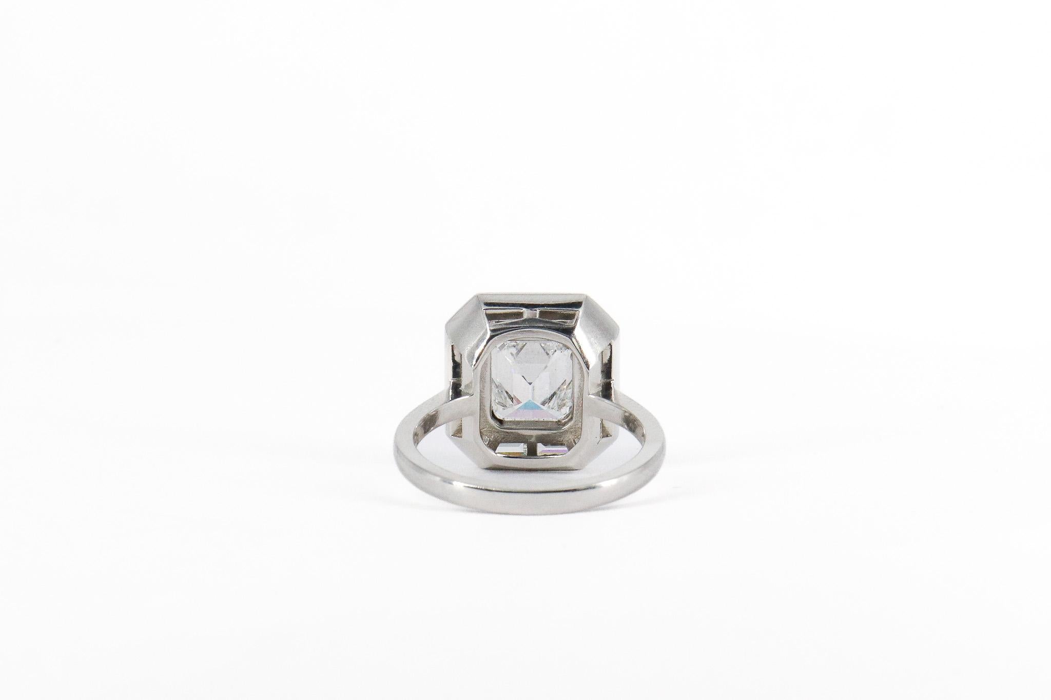Donna J. Anello di diamanti D & A Style di Birnbach certificato GIA da 2,28 carati D SI1 con taglio smeraldo in vendita