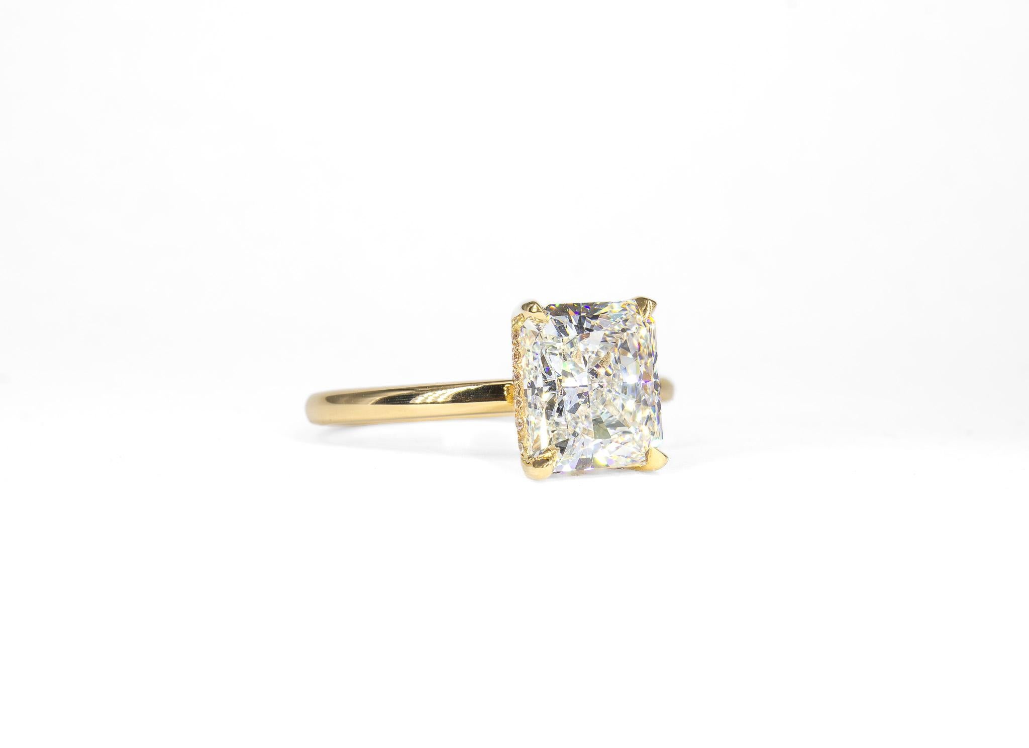 J. Birnbach GIA Certified 2.73 Carat G VVS1 Radiant Cut Diamond Solitaire Ring In New Condition For Sale In New York, NY