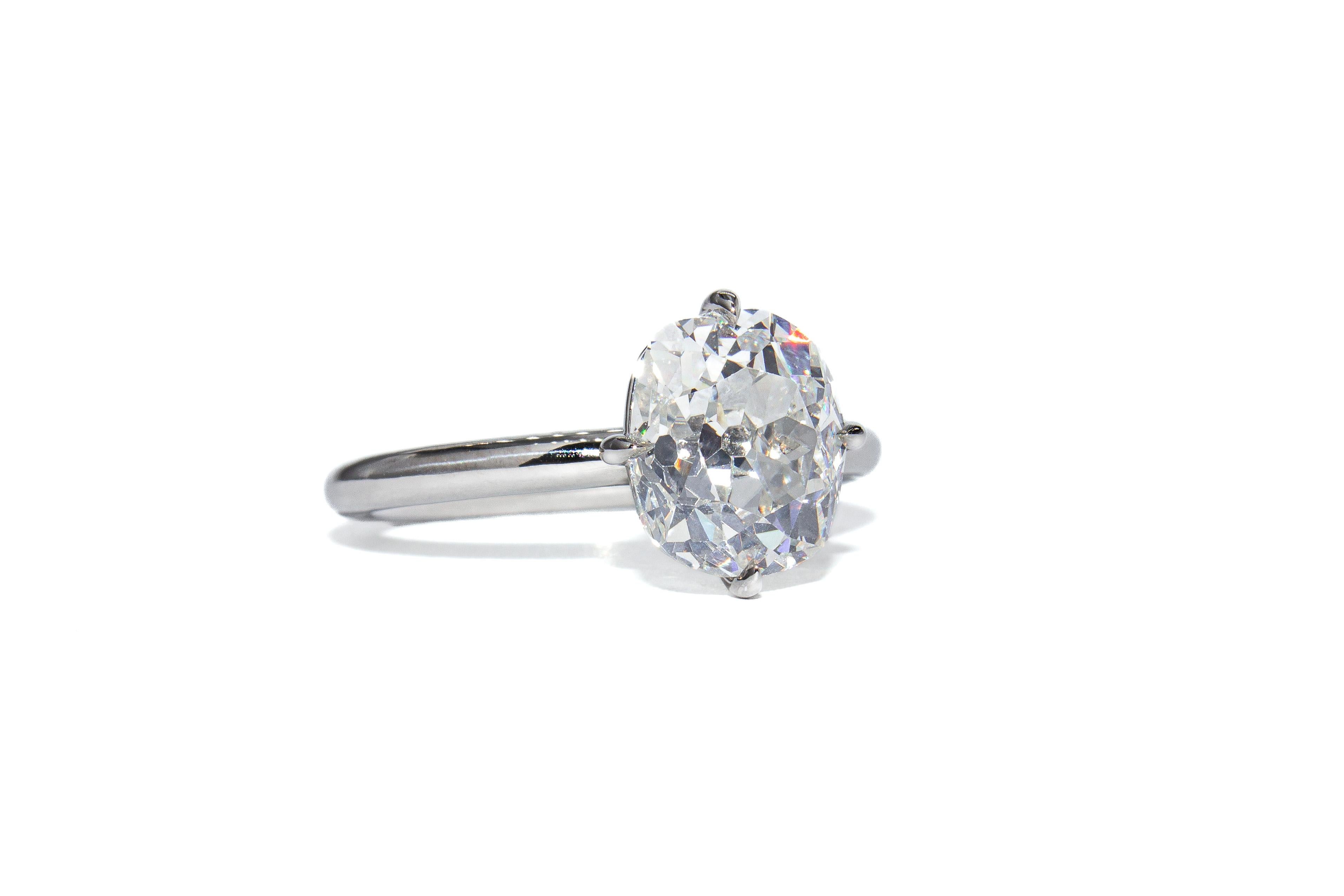 Contemporaneo J. Anello solitario con diamante Old Mine certificato GIA Birnbach da 2,75 carati E VS2 in vendita