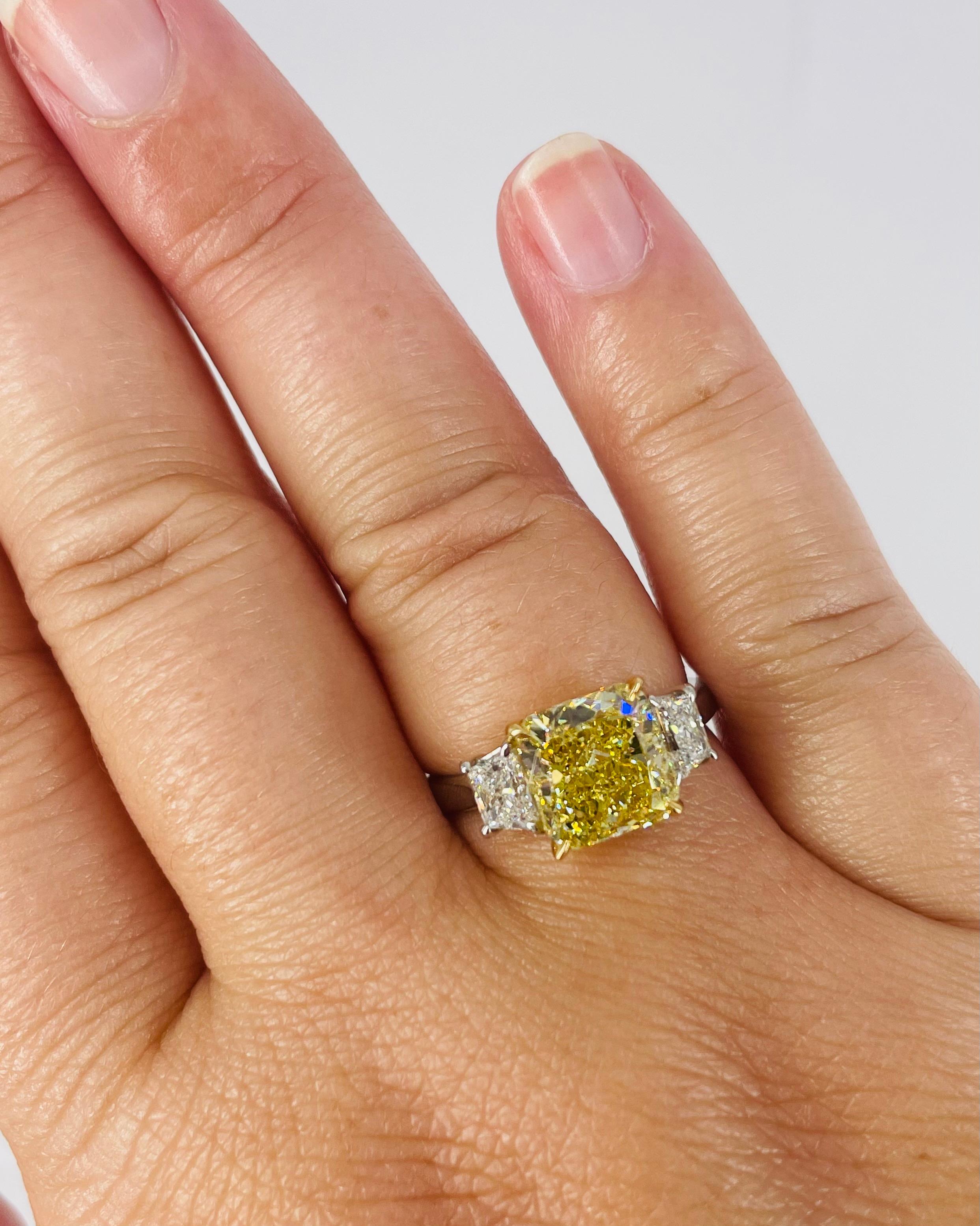 Women's J. Birnbach GIA 2.86 ct Fancy Yellow Vivid Radiant Diamond Three Stone Ring For Sale