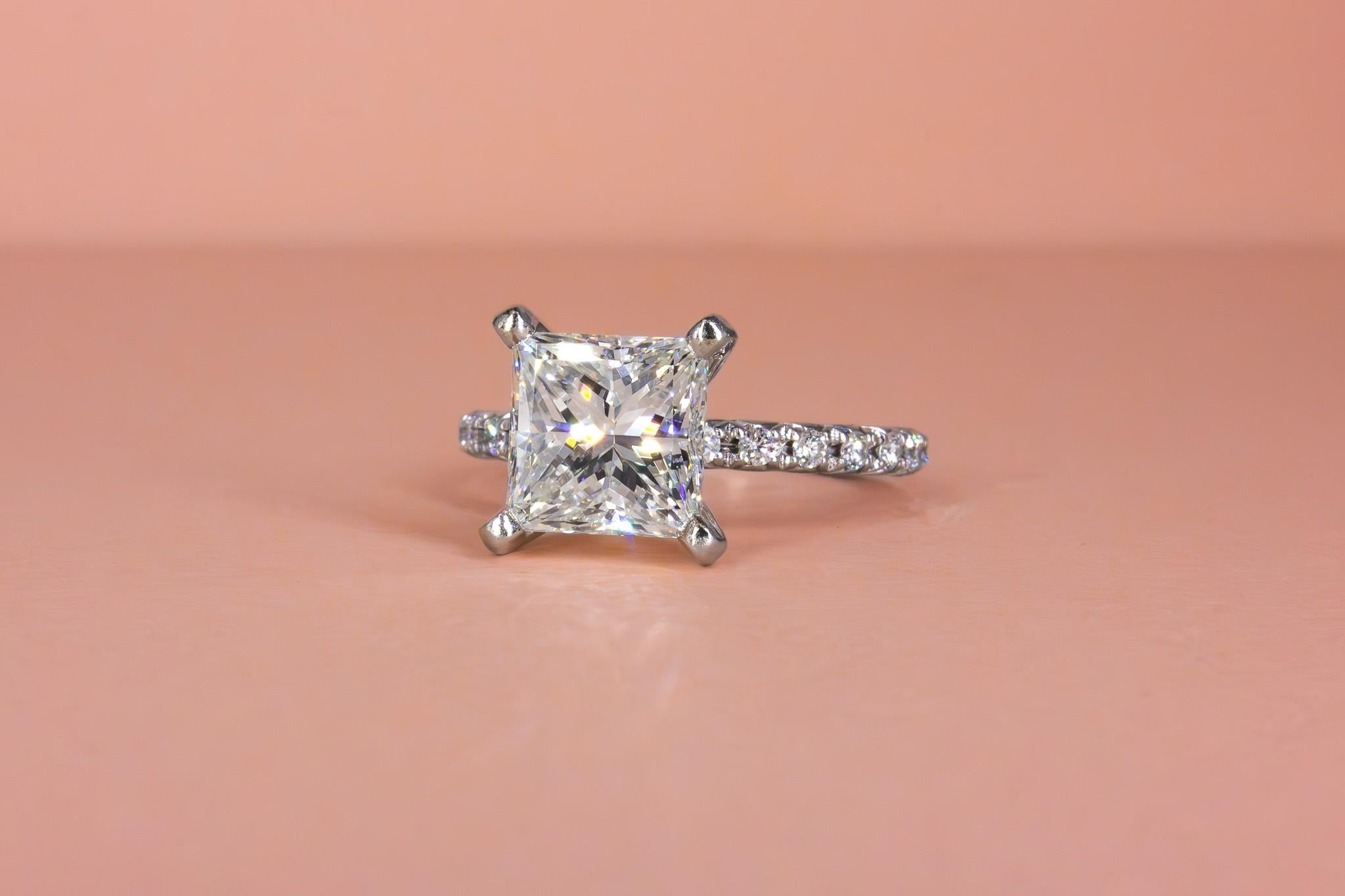 J. Birnbach GIA Certified 2.92 Carat J VS2 Princess Cut Diamond Solitaire Ring In Excellent Condition For Sale In New York, NY
