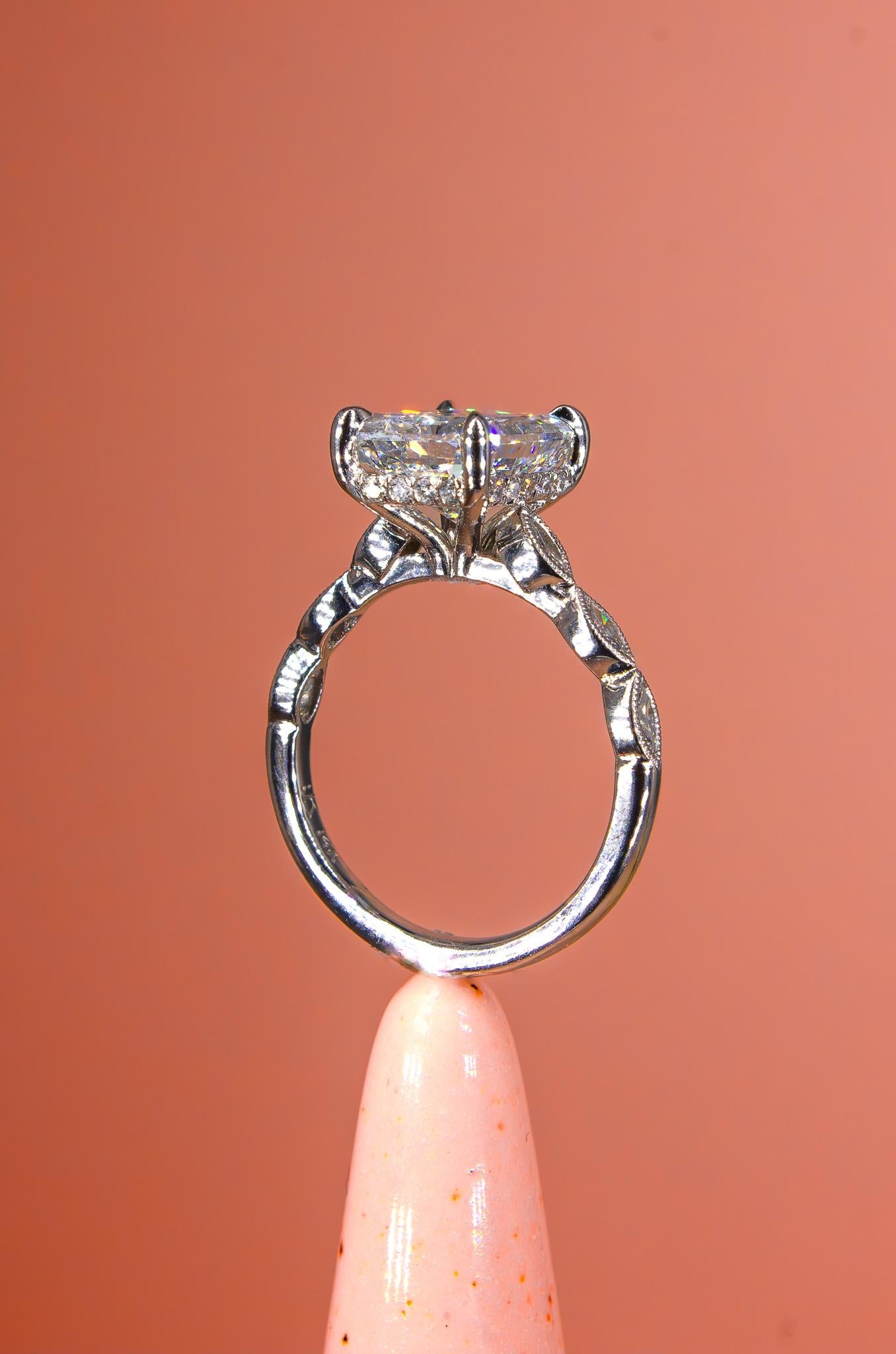 J. Birnbach Anillo solitario de diamantes de corte radiante de 3,01 quilates E VS2 con certificación GIA en Excelente estado para la venta en New York, NY