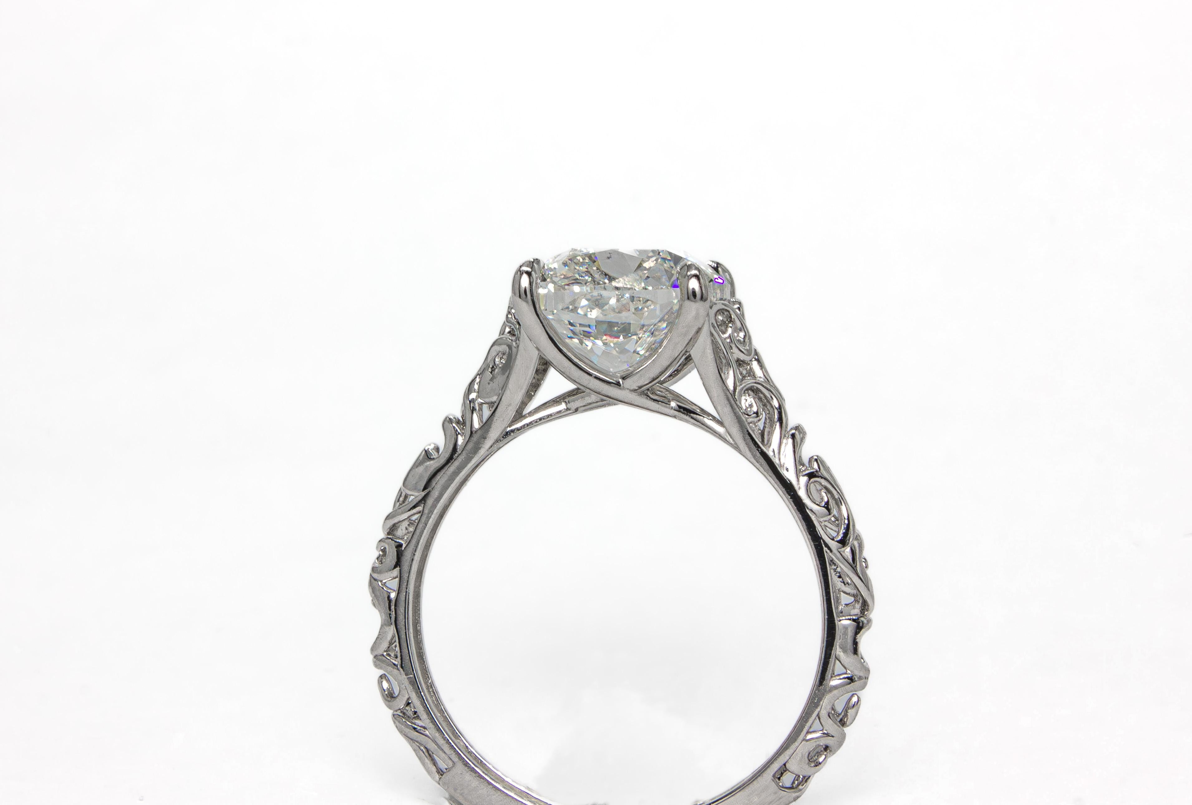 J. Birnbach Anillo solitario de diamantes talla cojín de 3,01 quilates H SI1 con certificación GIA en Nuevo estado para la venta en New York, NY