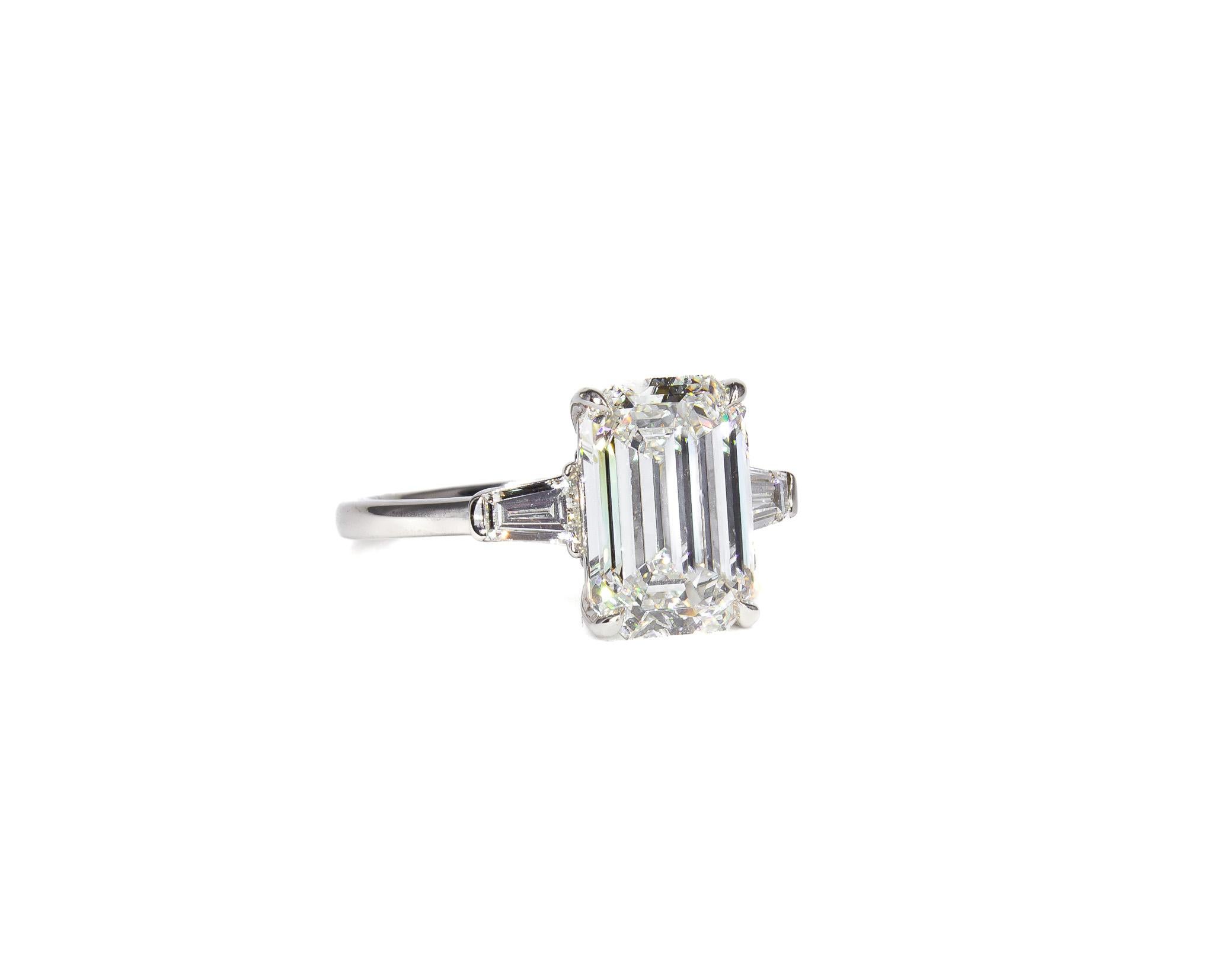 Contemporary J. Birnbach GIA Certified 3.03 Carat F VS2 Emerald Cut Diamond Three Stone Ring For Sale