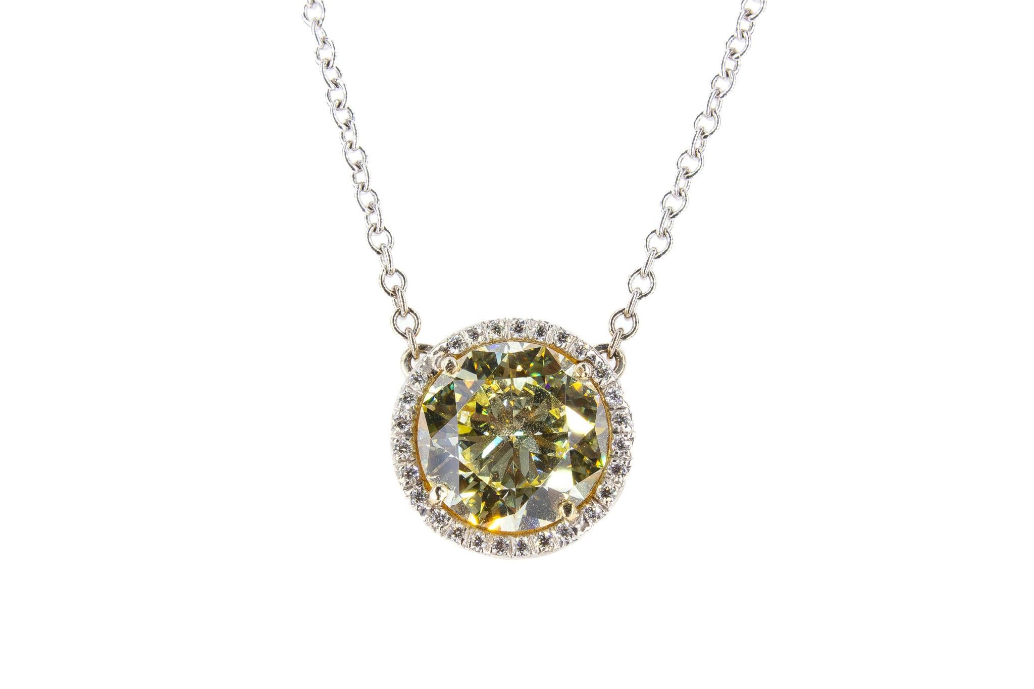 J. Birnbach GIA Certified 3.20 Carat Fancy Light Yellow Diamond Pendant Necklace In New Condition For Sale In New York, NY