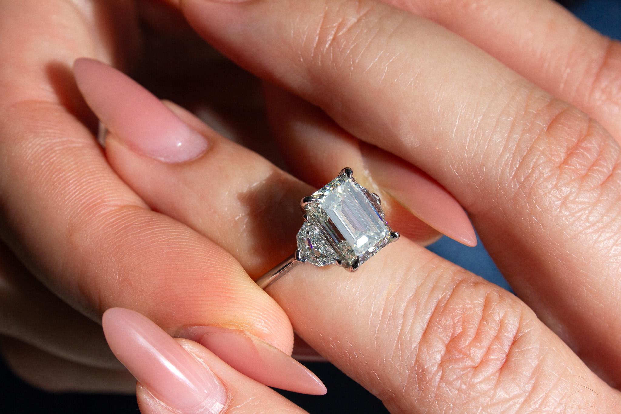 J. Birnbach GIA Certified 3.34 Carat Emerald Cut J SI1 Diamond Three-Stone Ring In New Condition For Sale In New York, NY